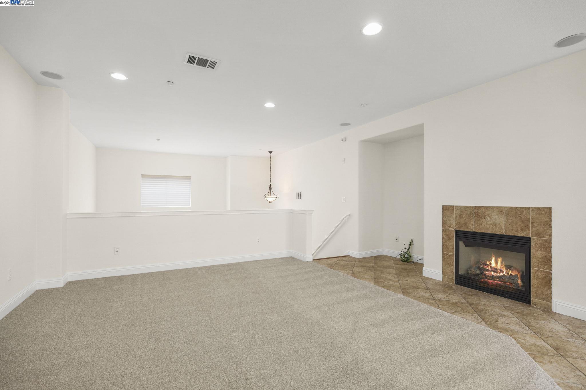 6182 Yardley Ln