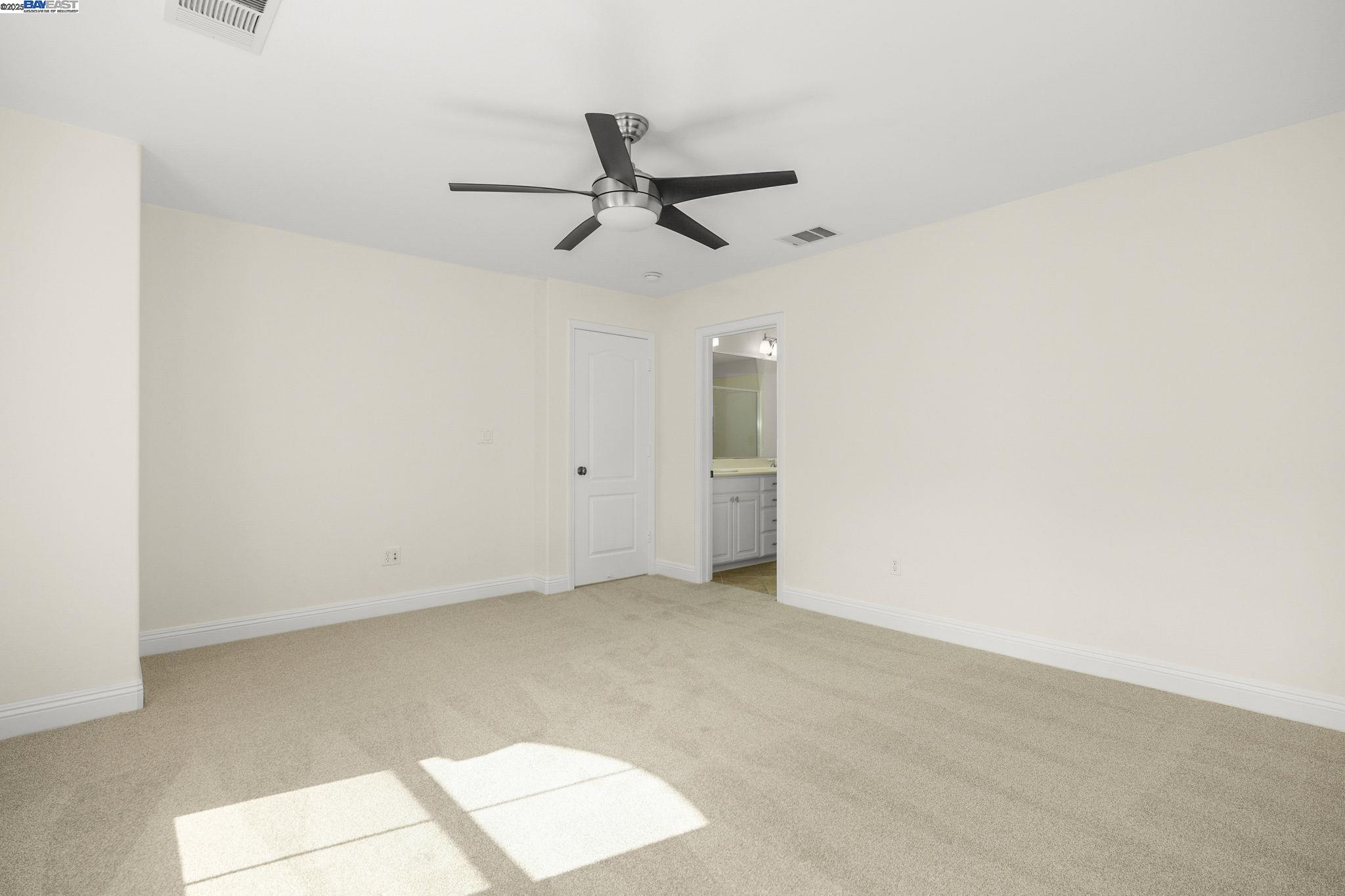 6182 Yardley Ln