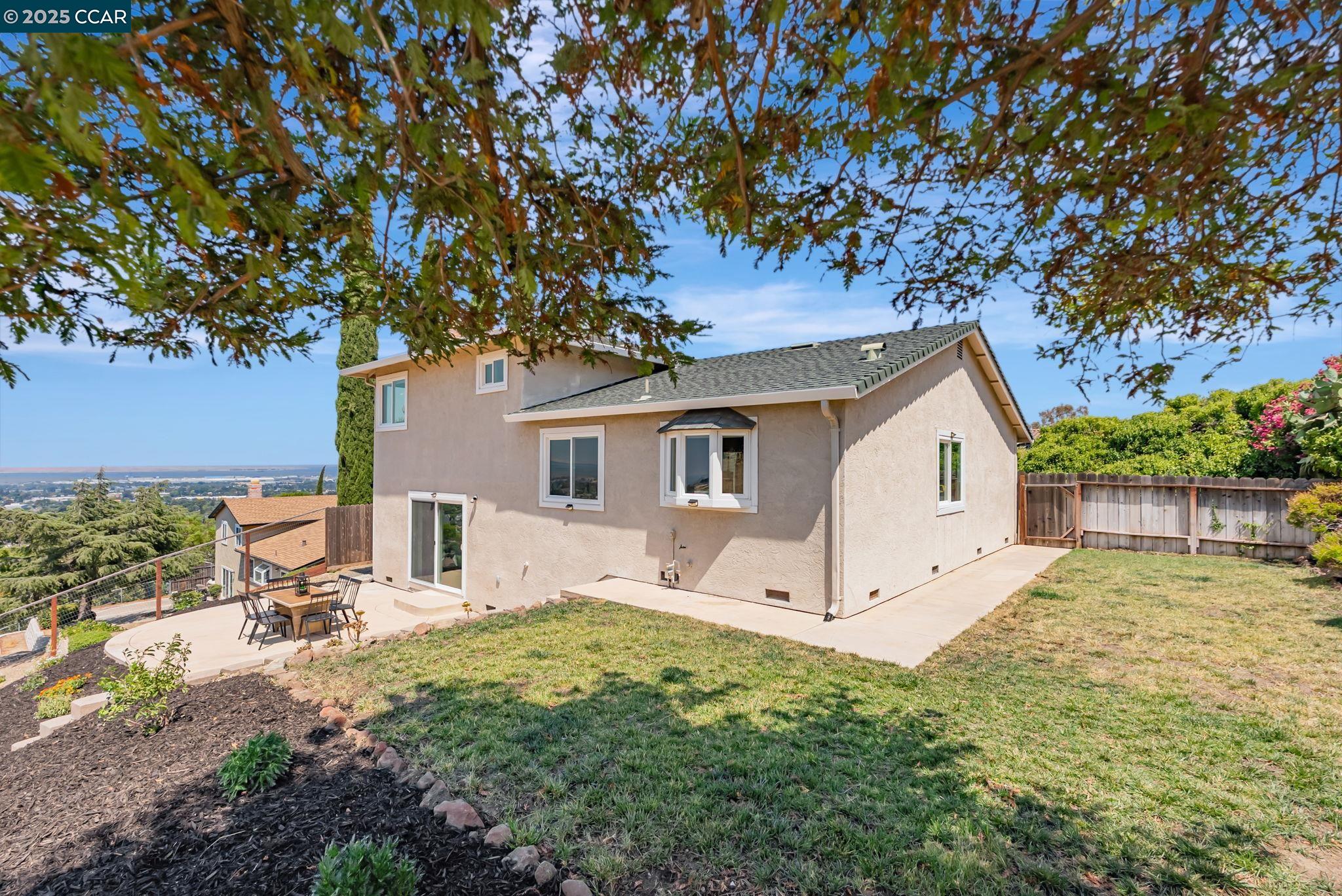166 Encinal Pl