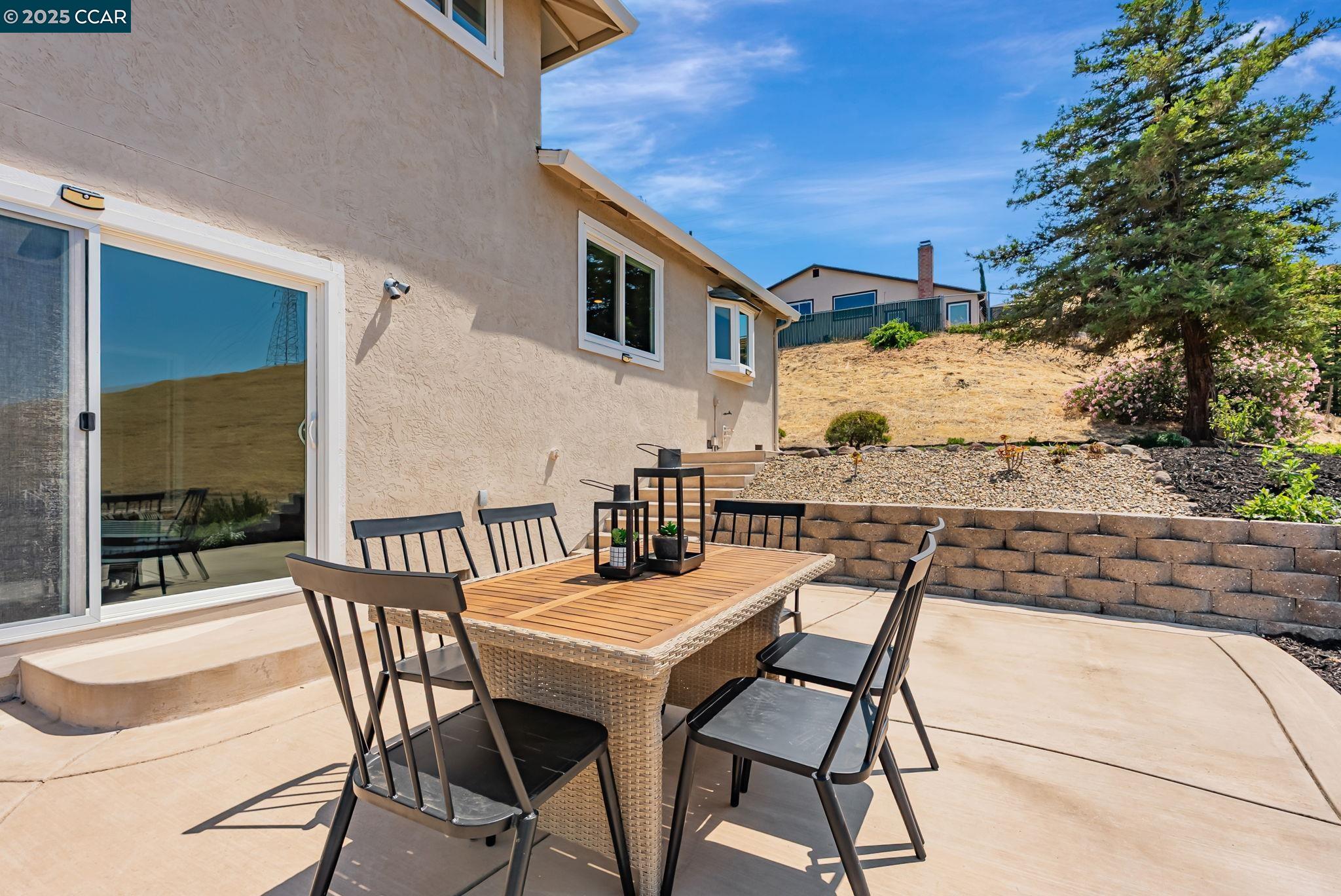 166 Encinal Pl