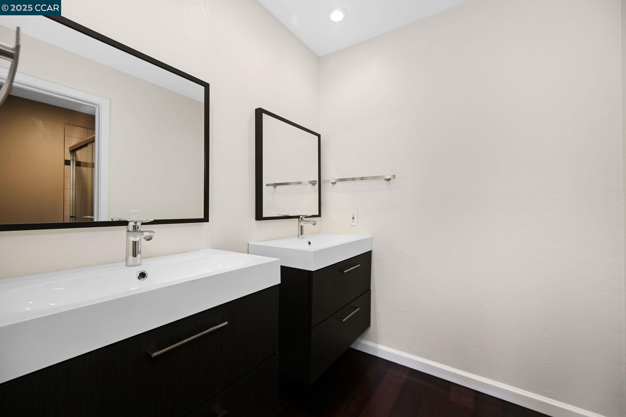 1201 Alta Vista Dr # 208