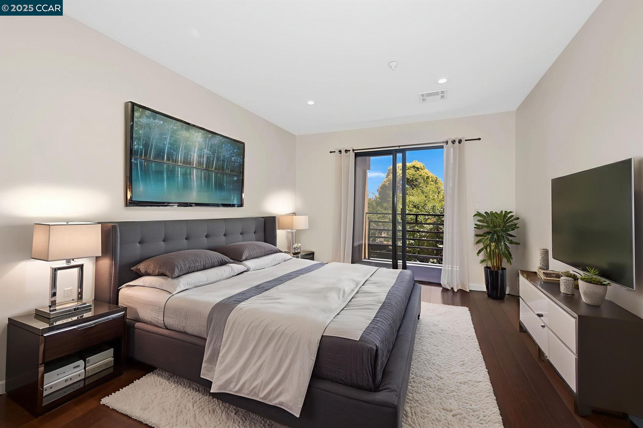 1201 Alta Vista Dr # 208