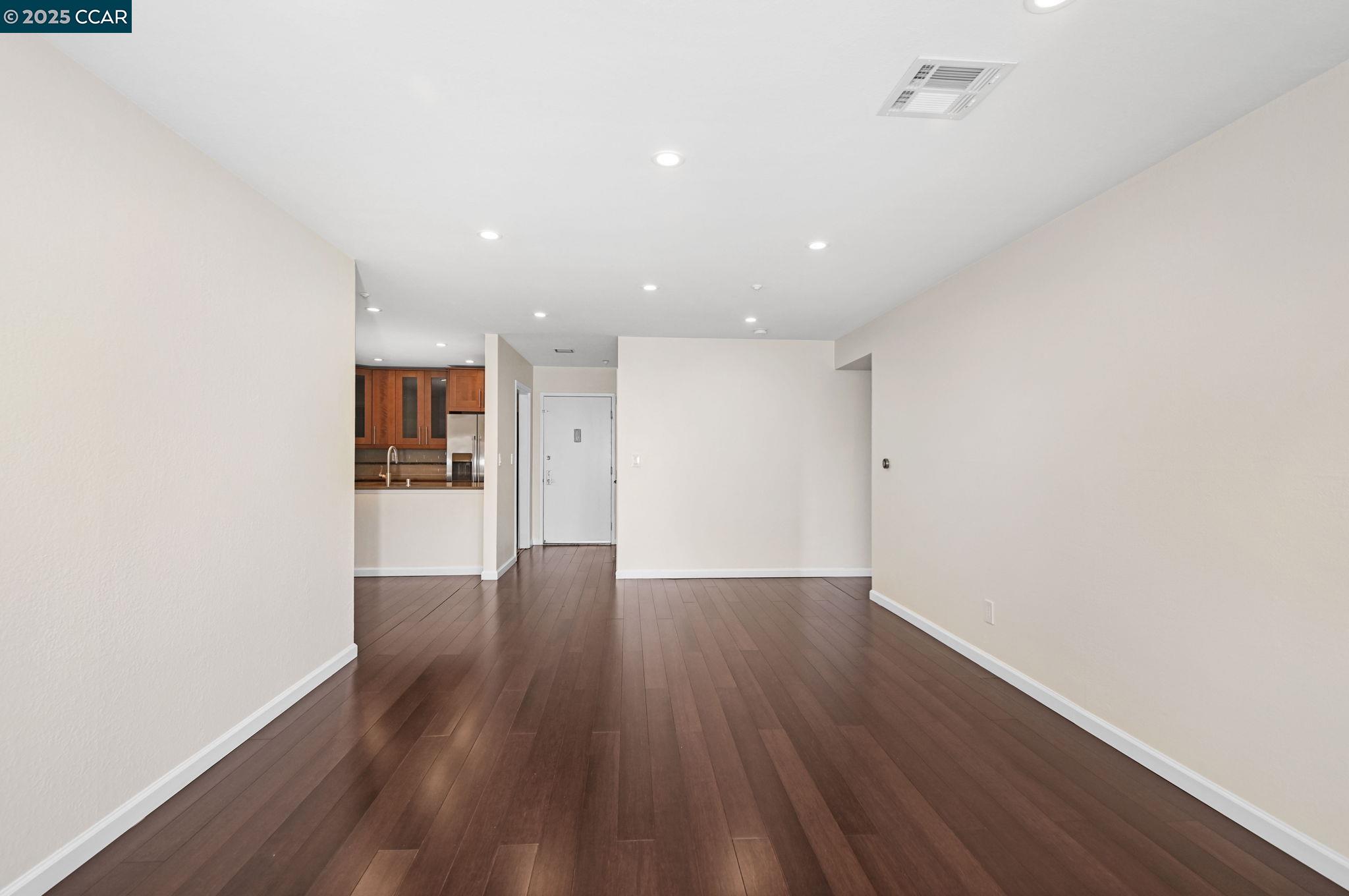 1201 Alta Vista Dr # 208