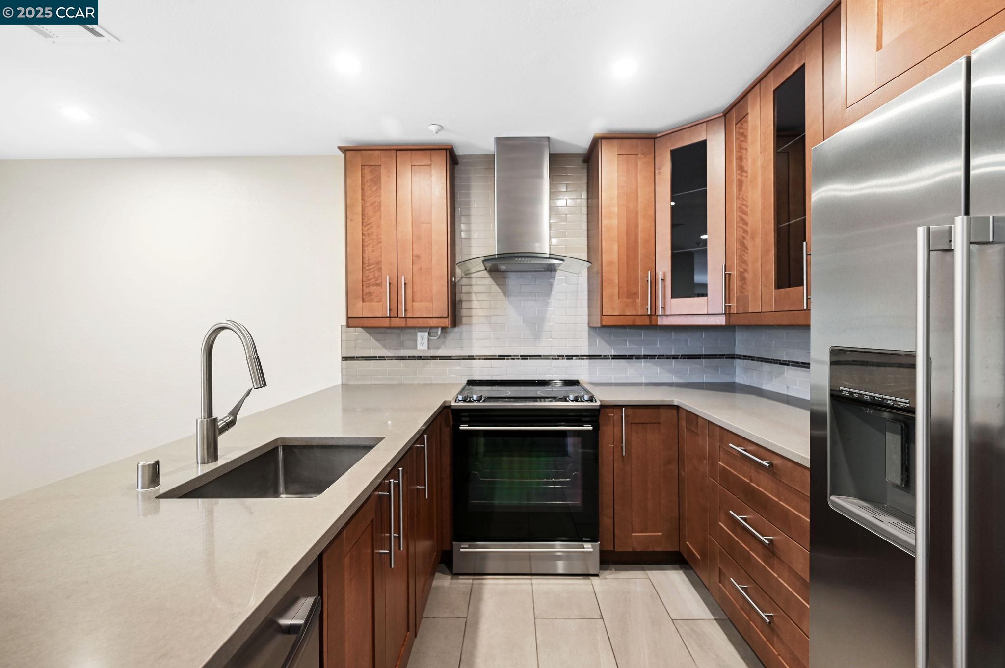 1201 Alta Vista Dr # 208