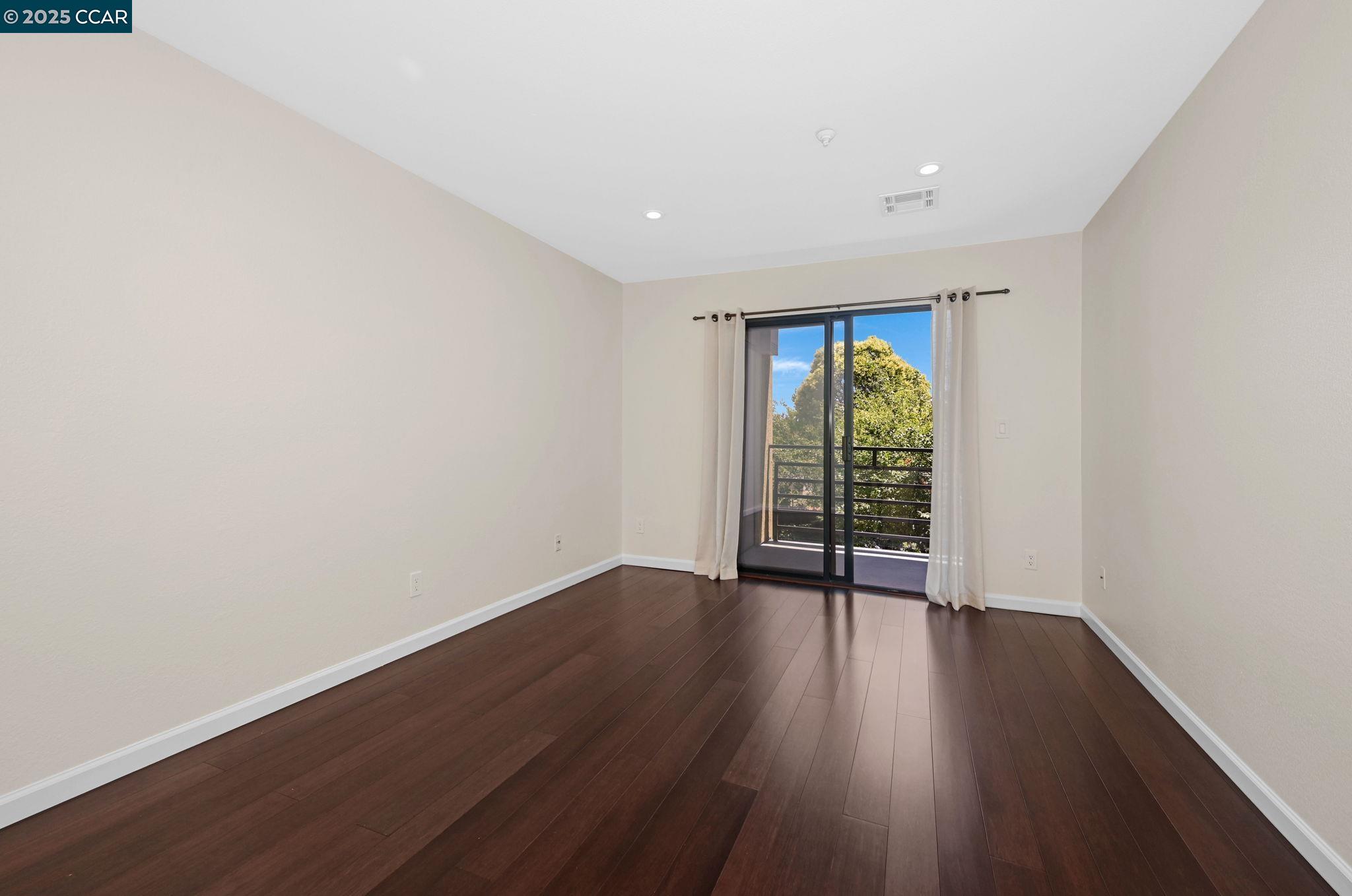 1201 Alta Vista Dr # 208