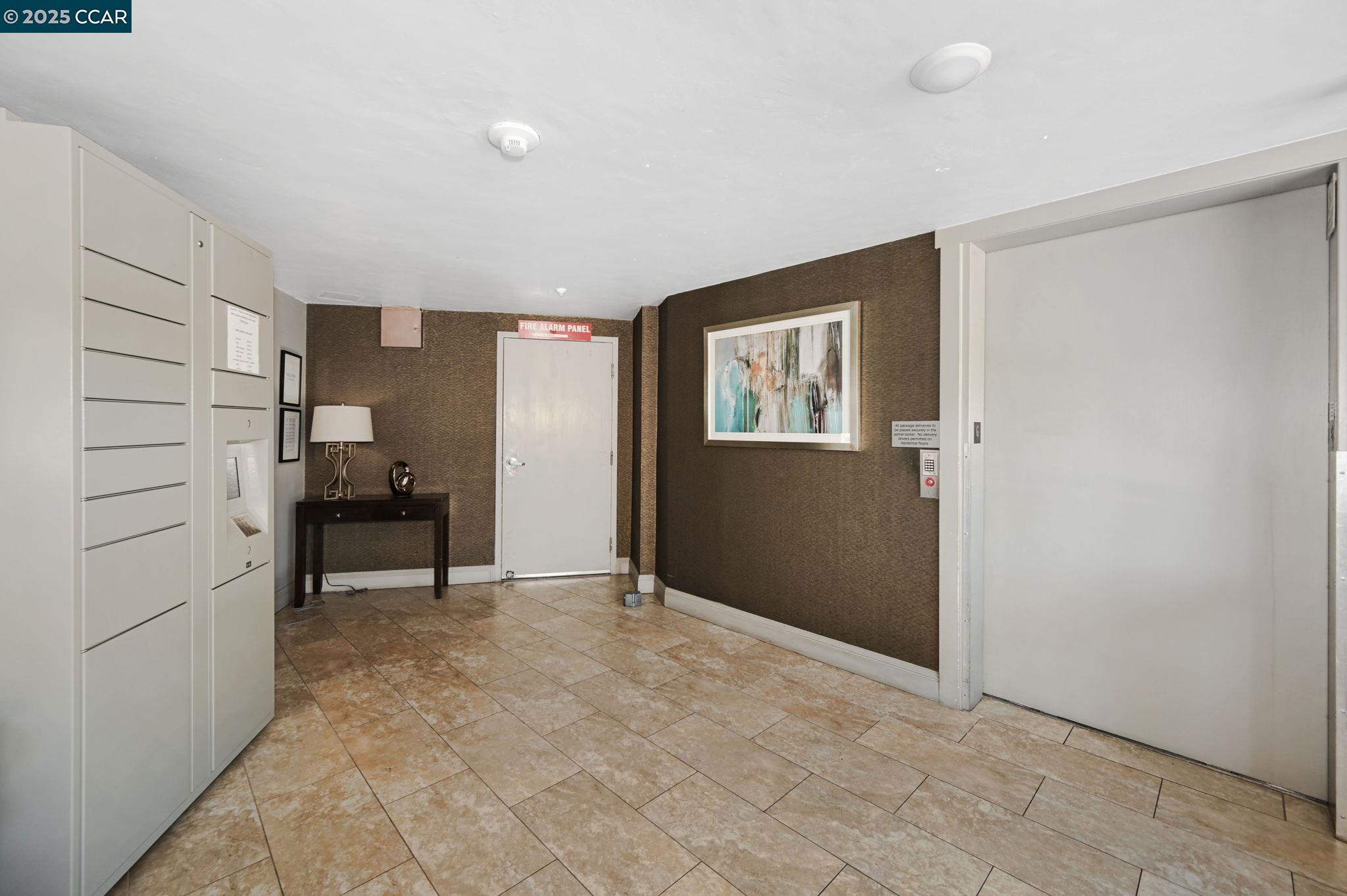 1201 Alta Vista Dr # 208