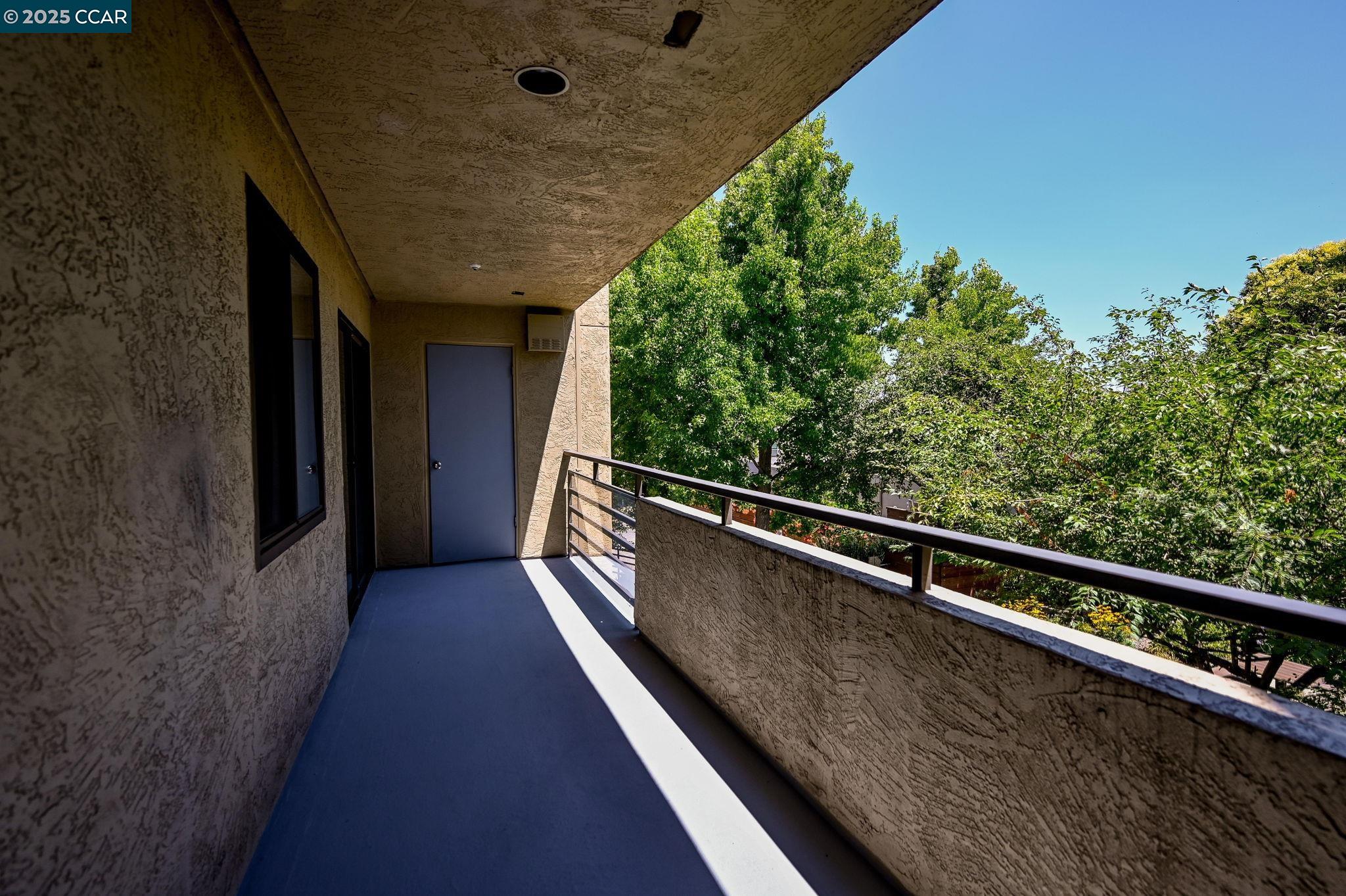 1201 Alta Vista Dr # 208
