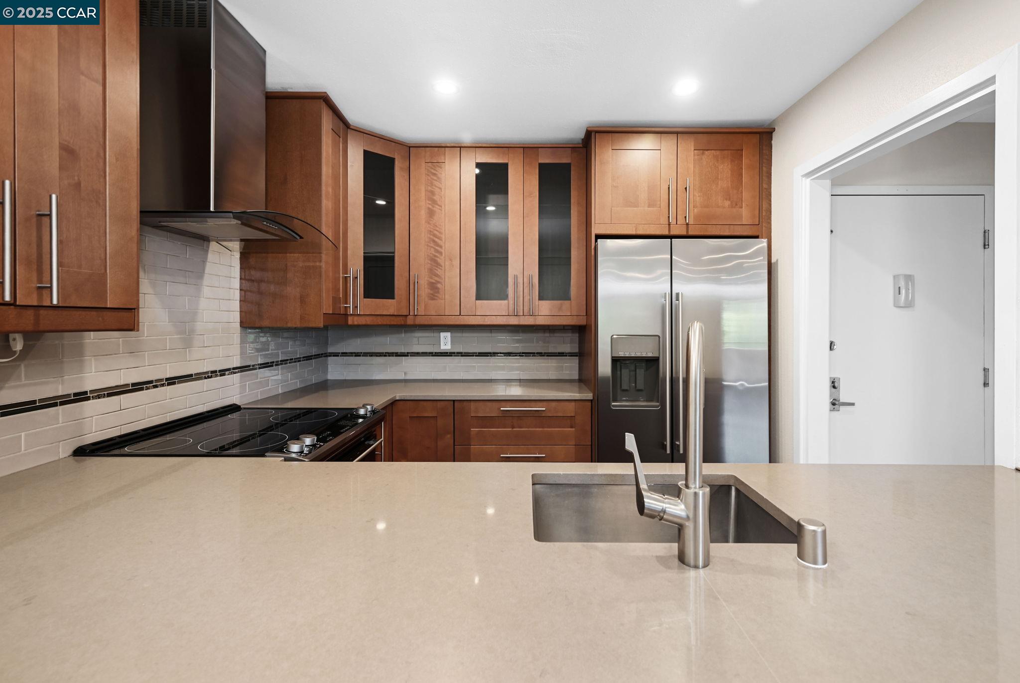 1201 Alta Vista Dr # 208