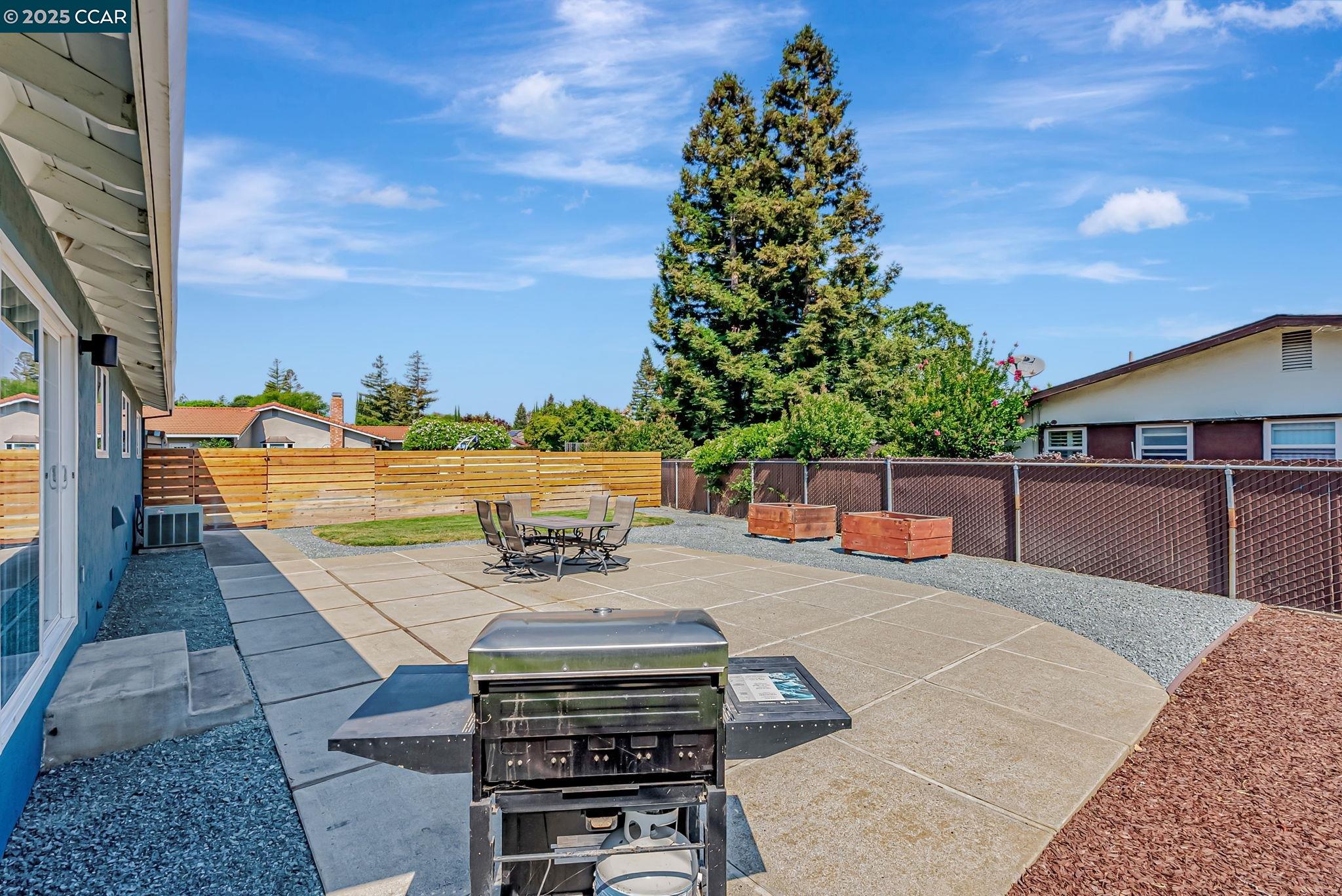 5891 Caulfield Dr