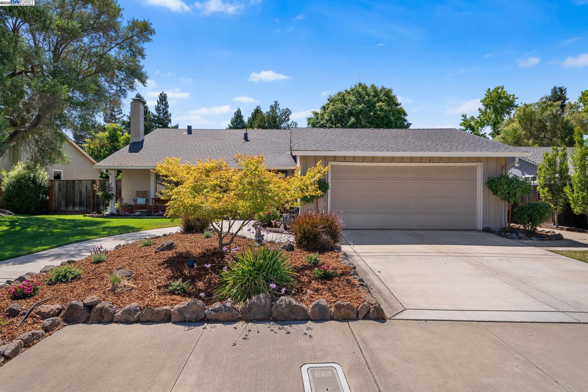 944 Curlew Rd