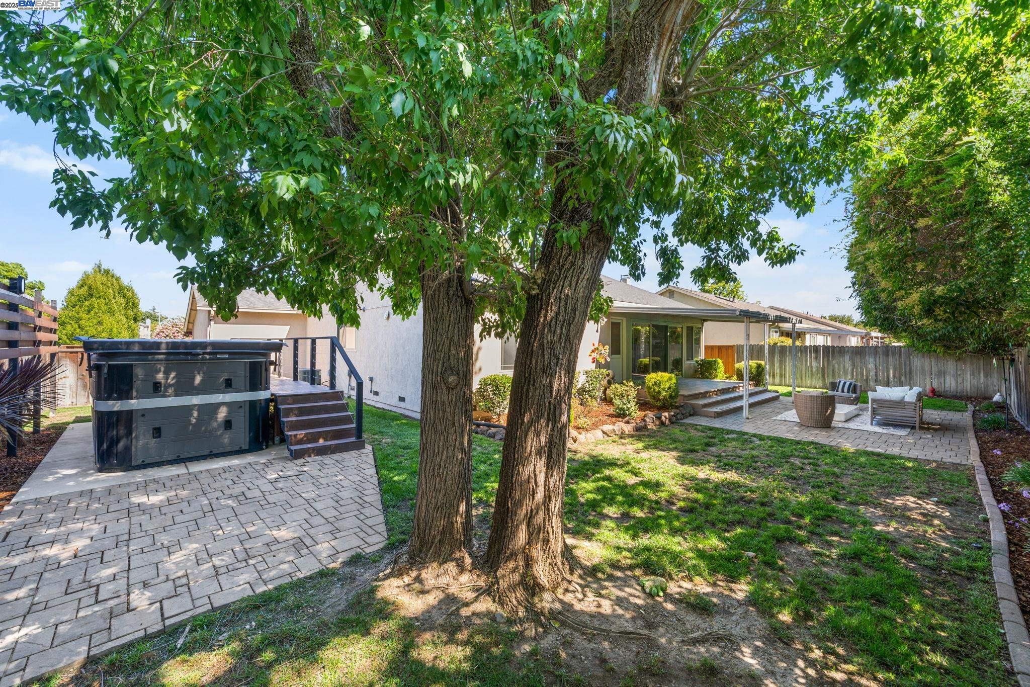 944 Curlew Rd