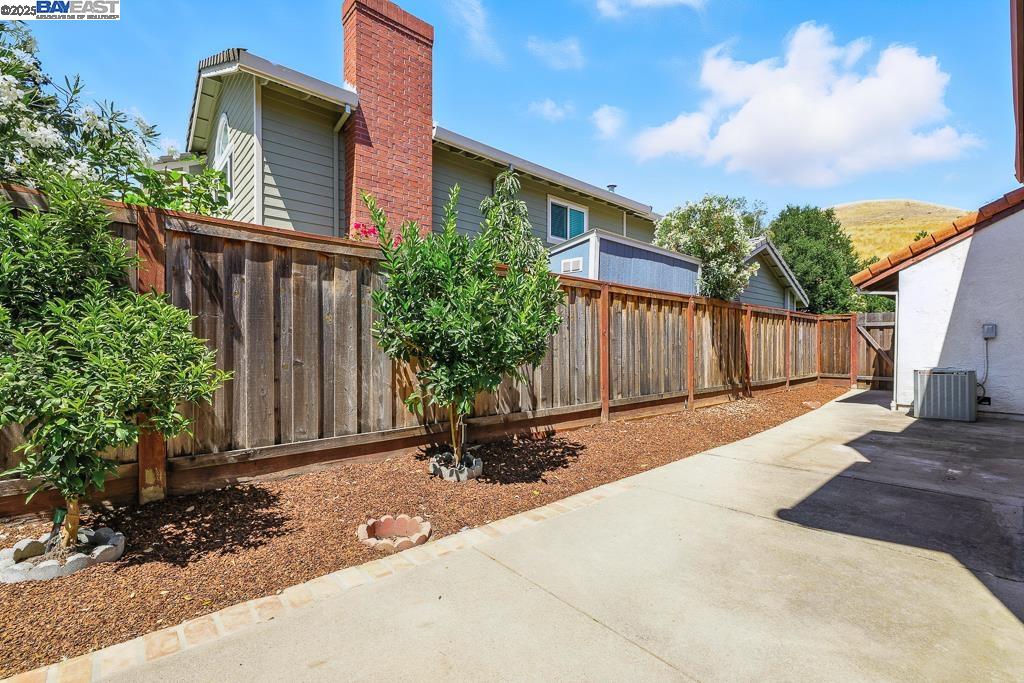 302 Carson St