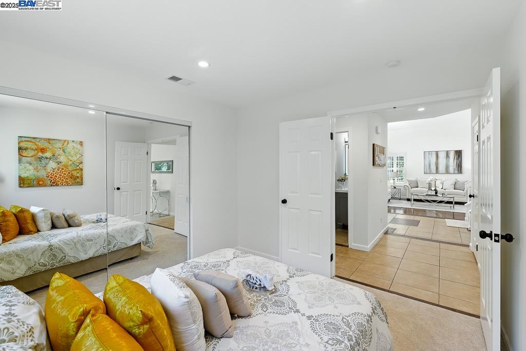 302 Carson St