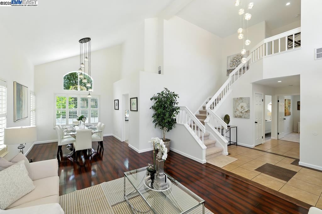 302 Carson St