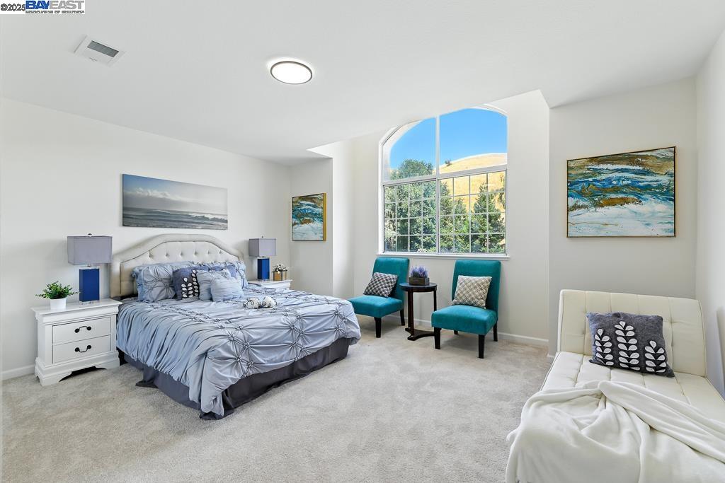 302 Carson St