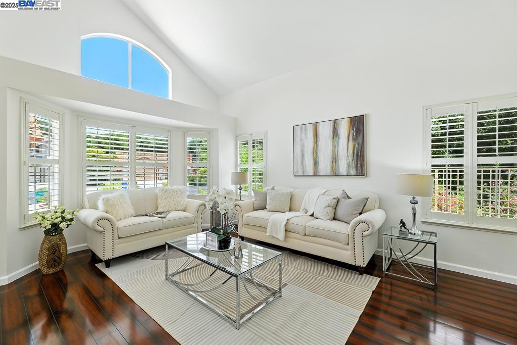 302 Carson St
