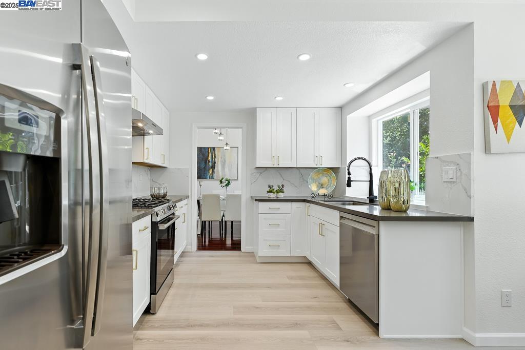 302 Carson St