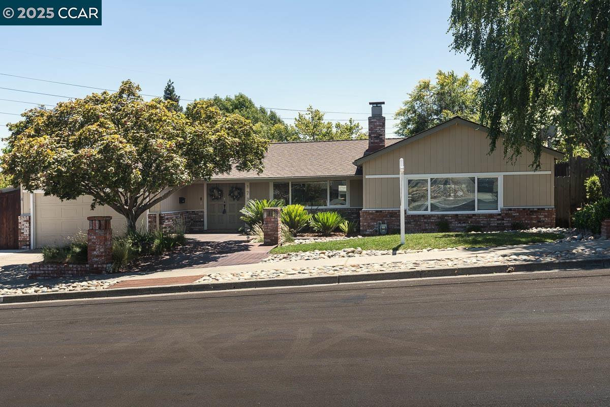 1736 Silverwood Dr