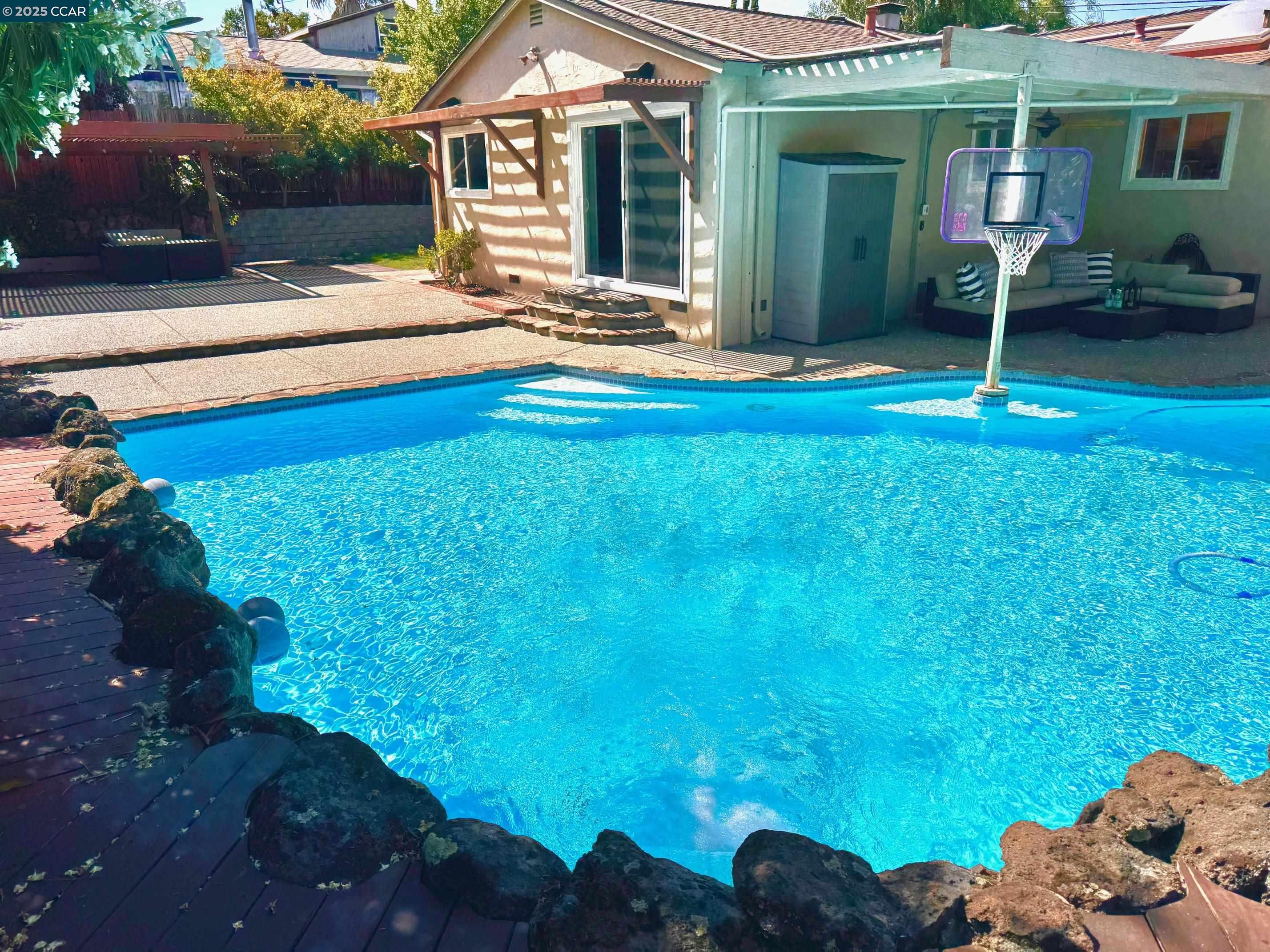 1736 Silverwood Dr