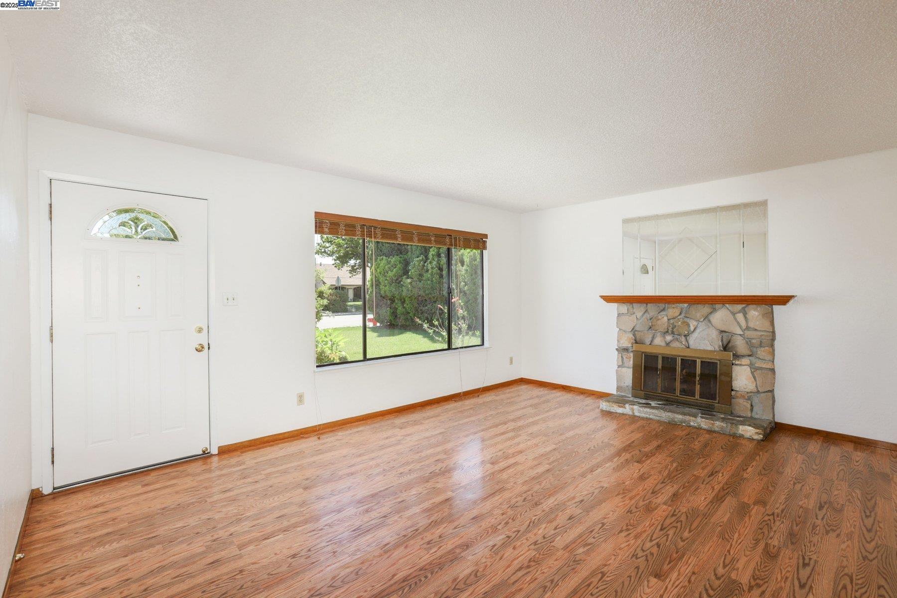850 Tanager Rd