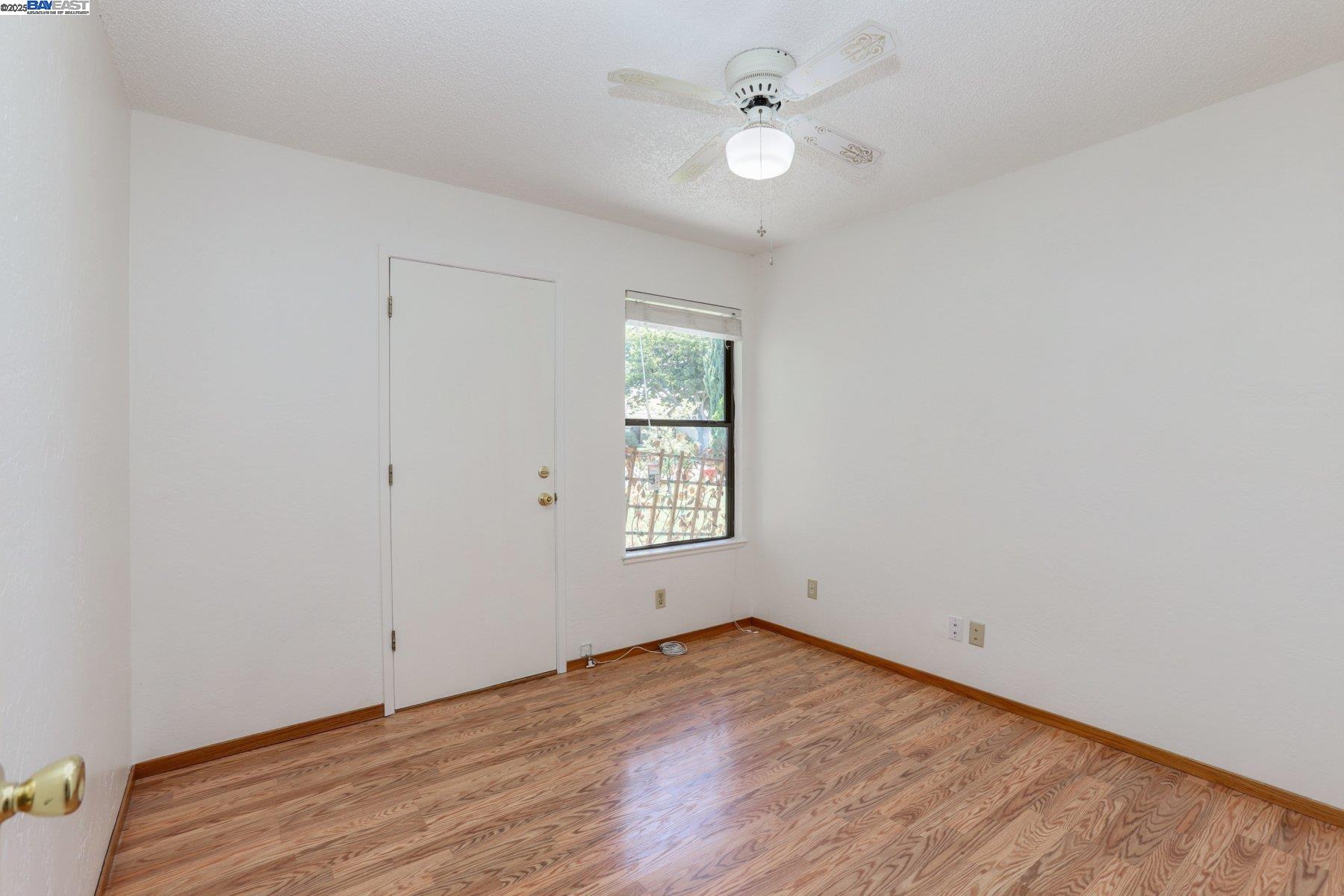 850 Tanager Rd