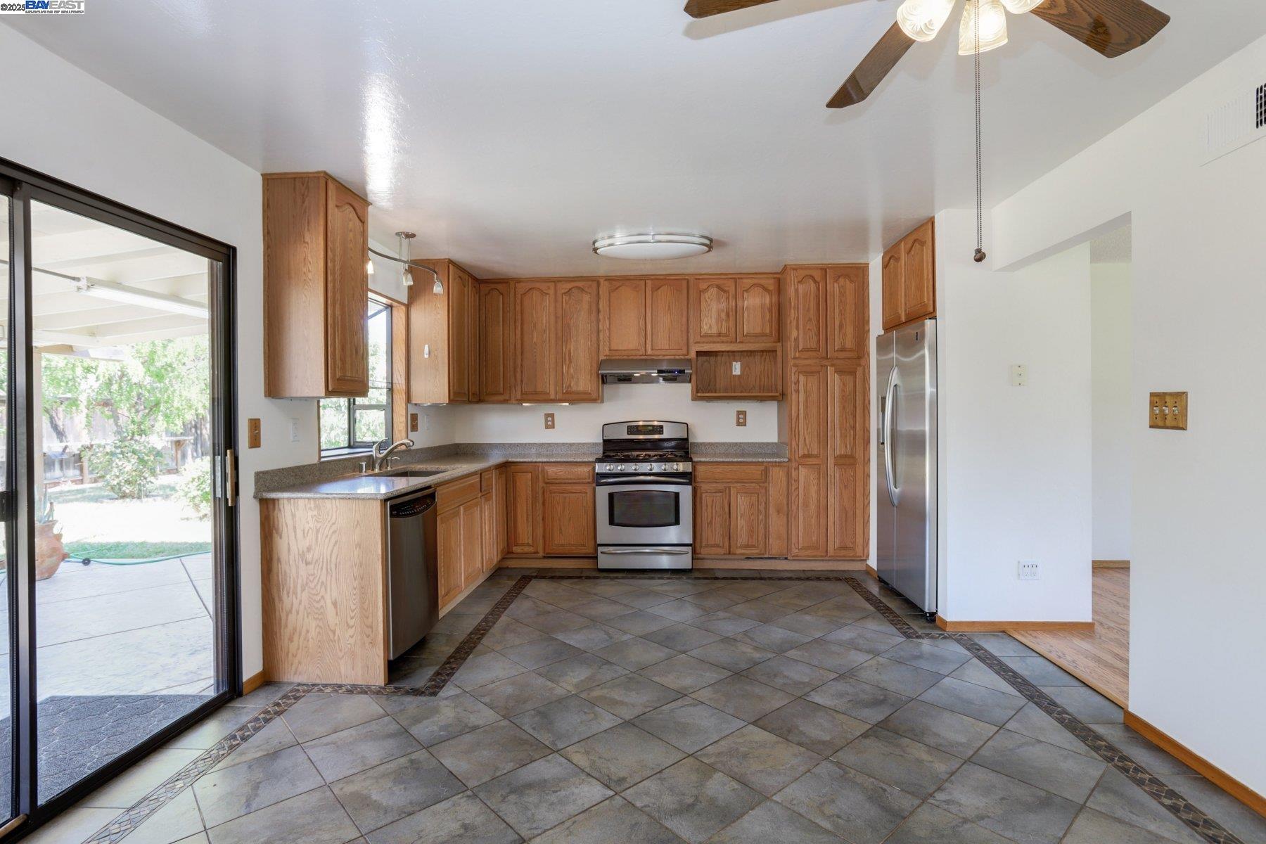 850 Tanager Rd