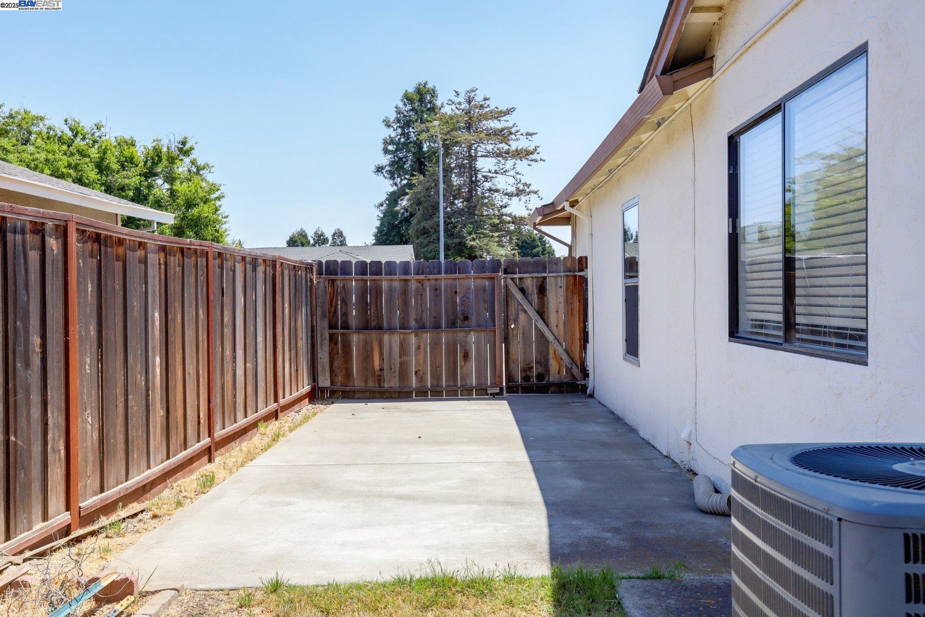 850 Tanager Rd