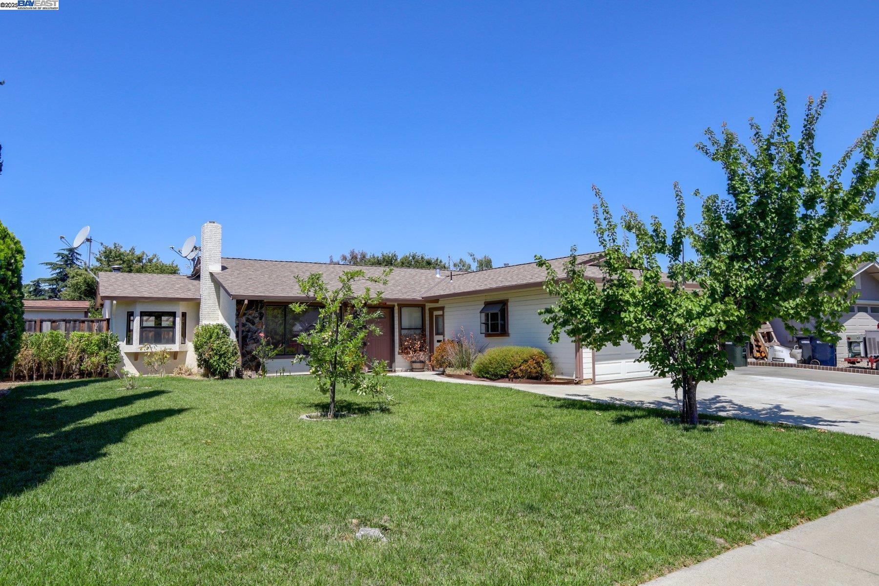 850 Tanager Rd
