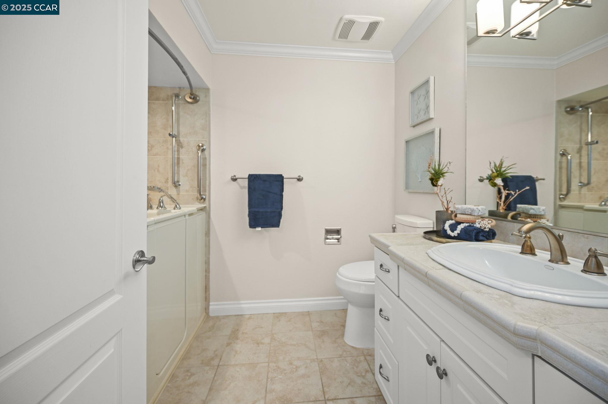 2016 Golden Rain Rd # 3 Unit: #3