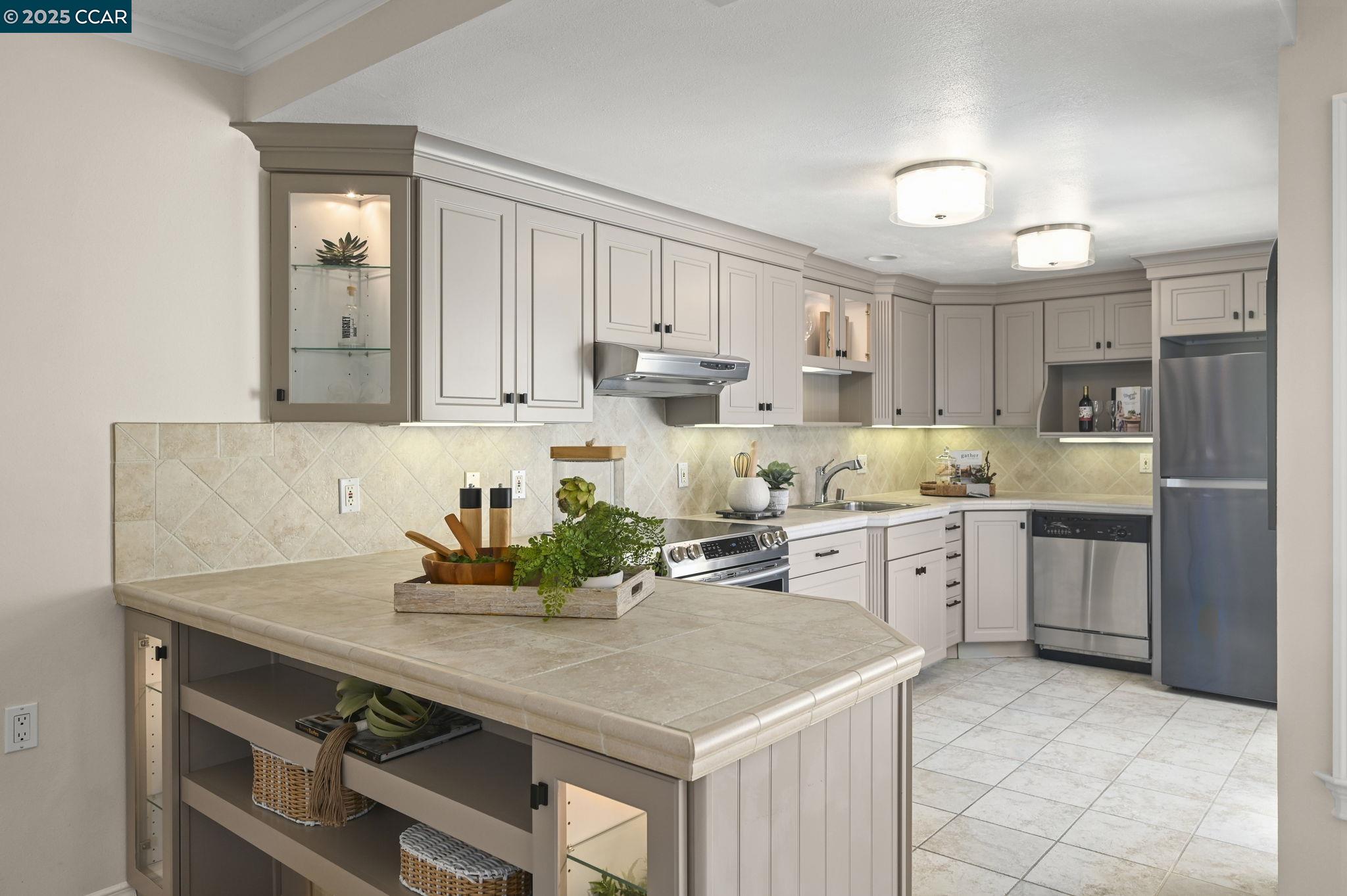 2016 Golden Rain Rd # 3 Unit: #3