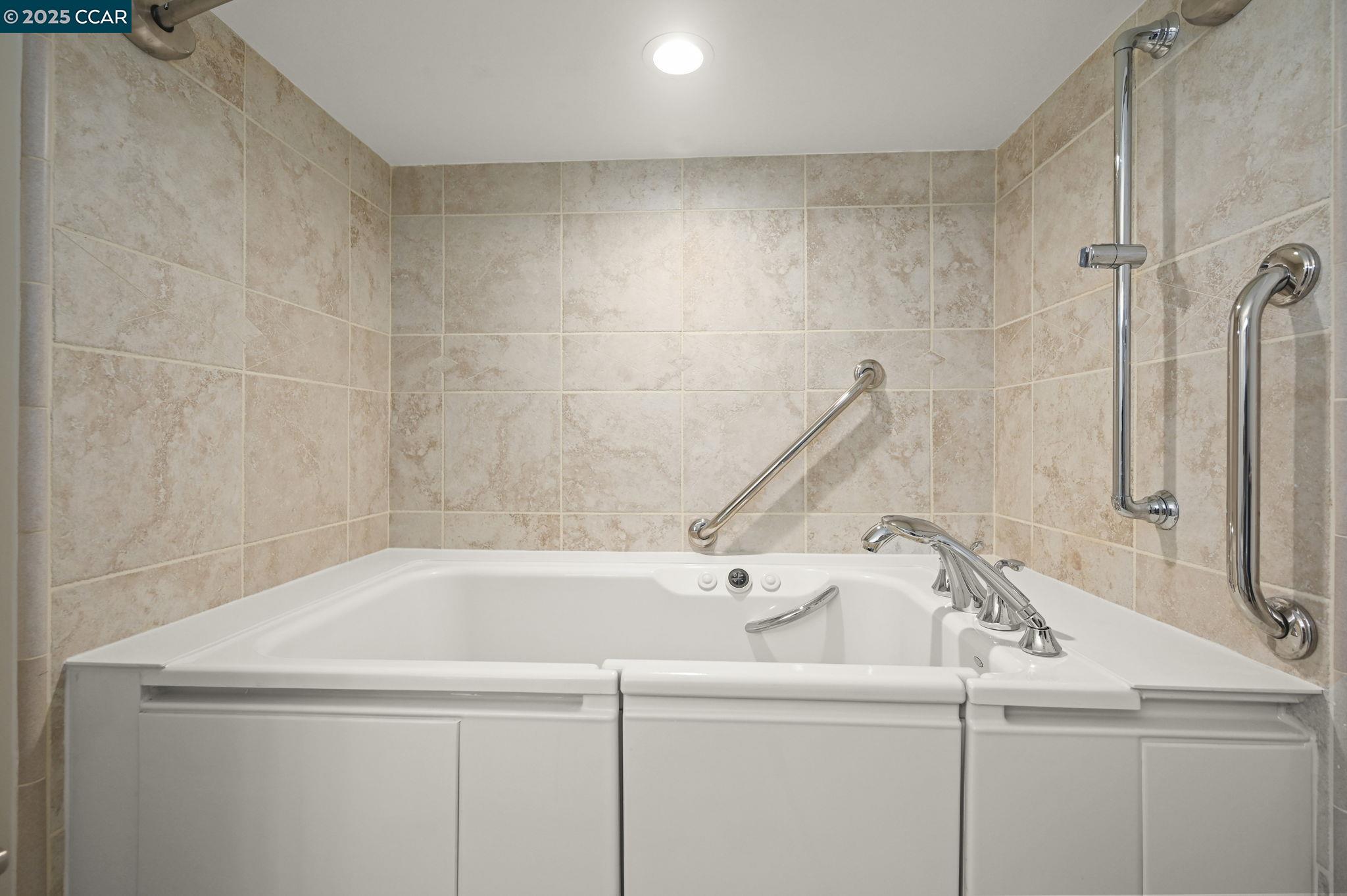 2016 Golden Rain Rd # 3 Unit: #3