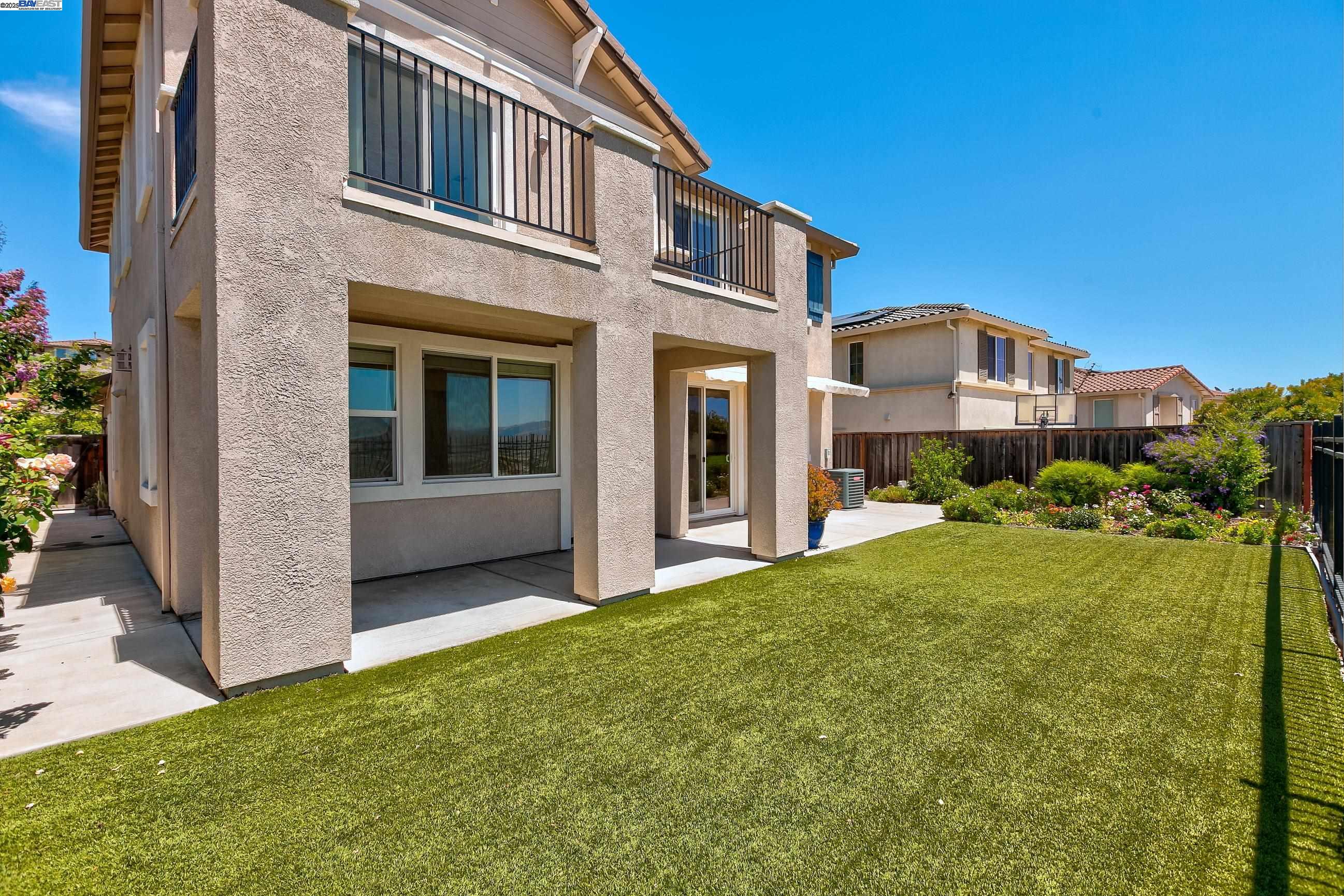 2528 AMANTEA WAY