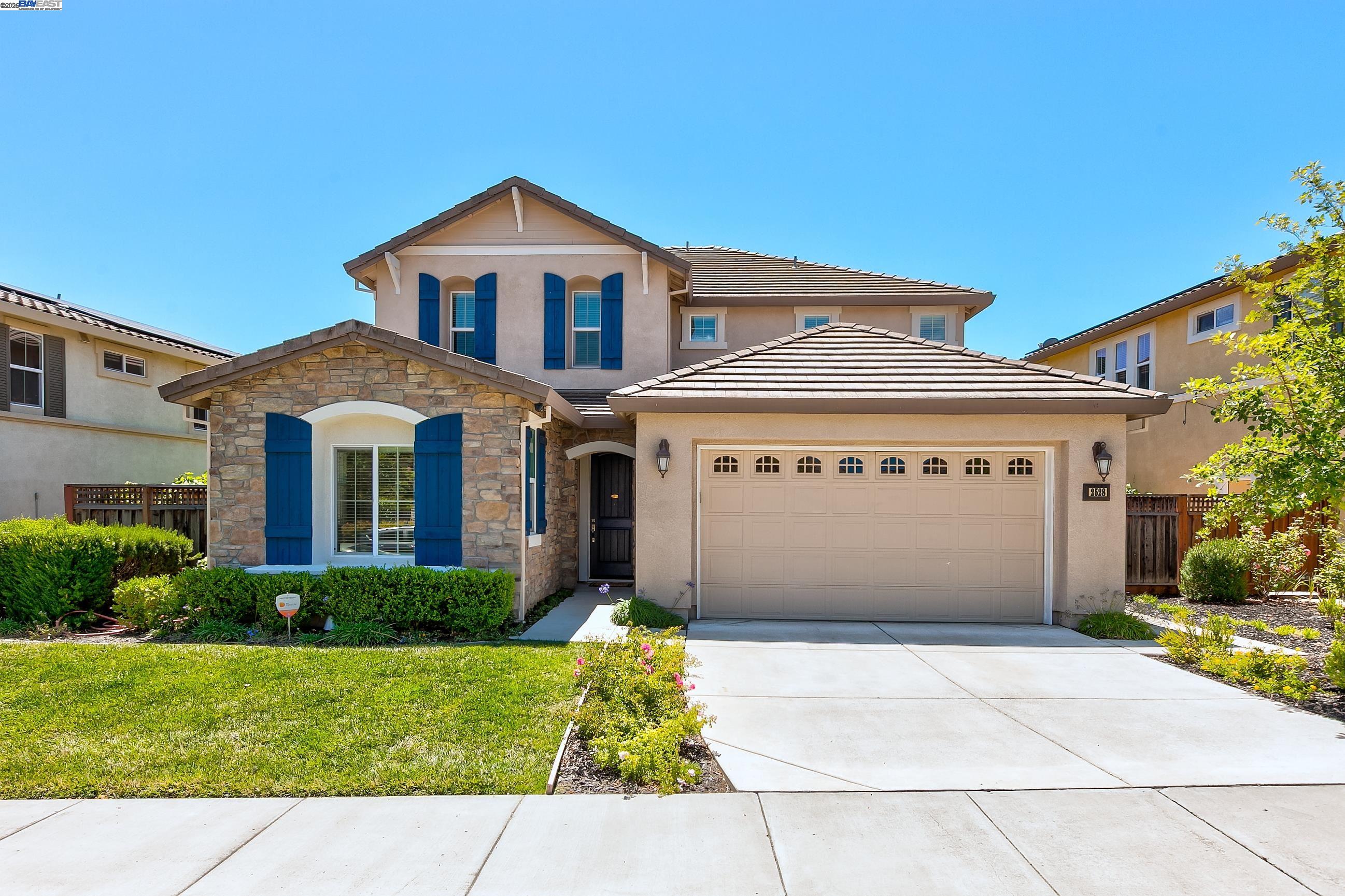 2528 AMANTEA WAY