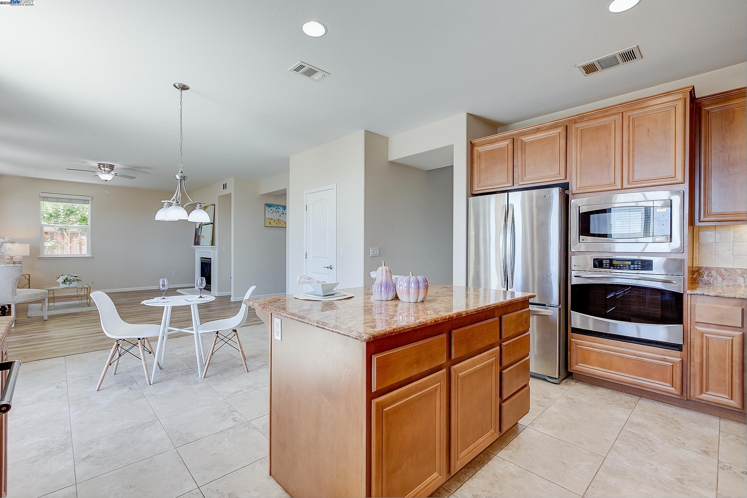 2528 AMANTEA WAY