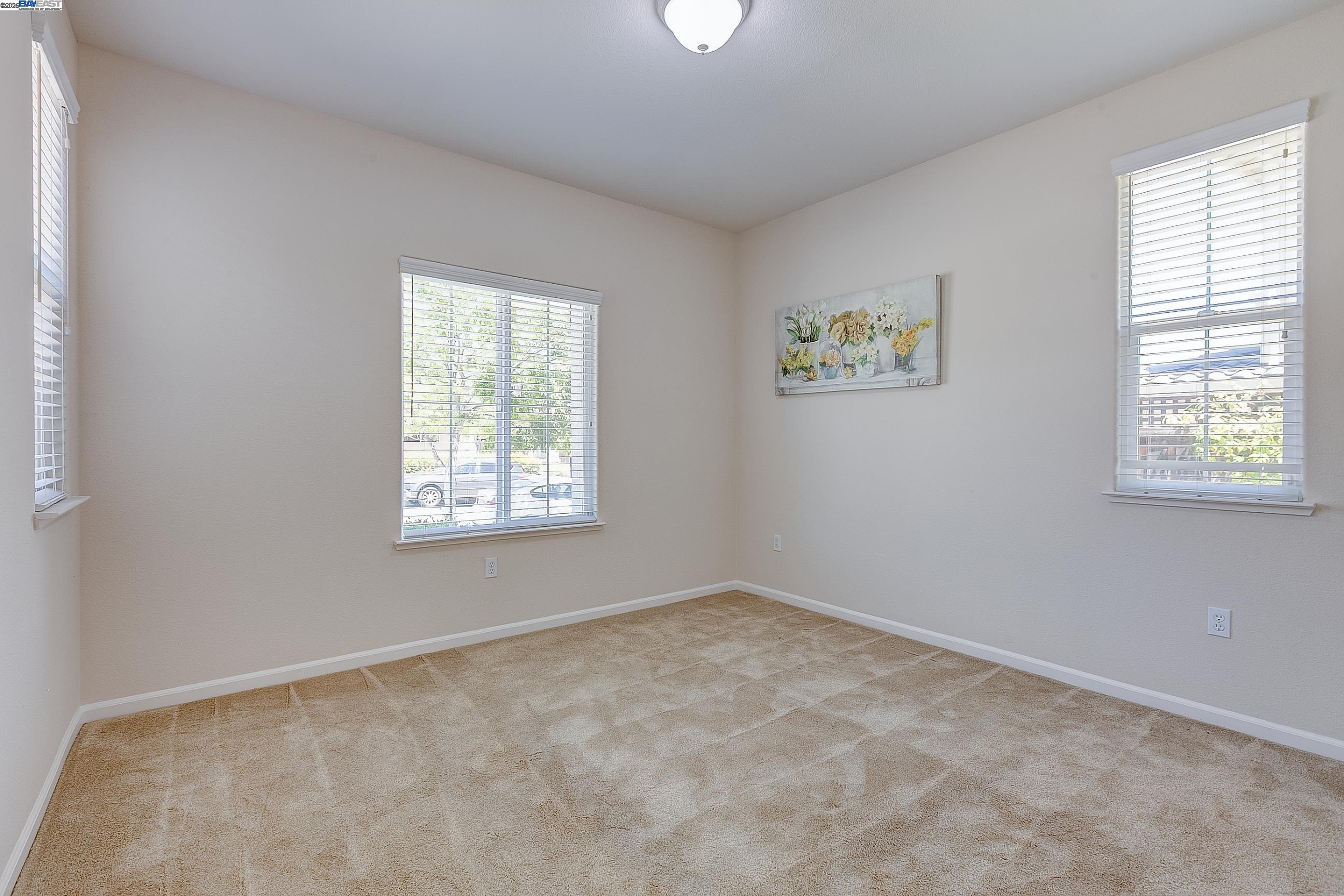 2528 AMANTEA WAY