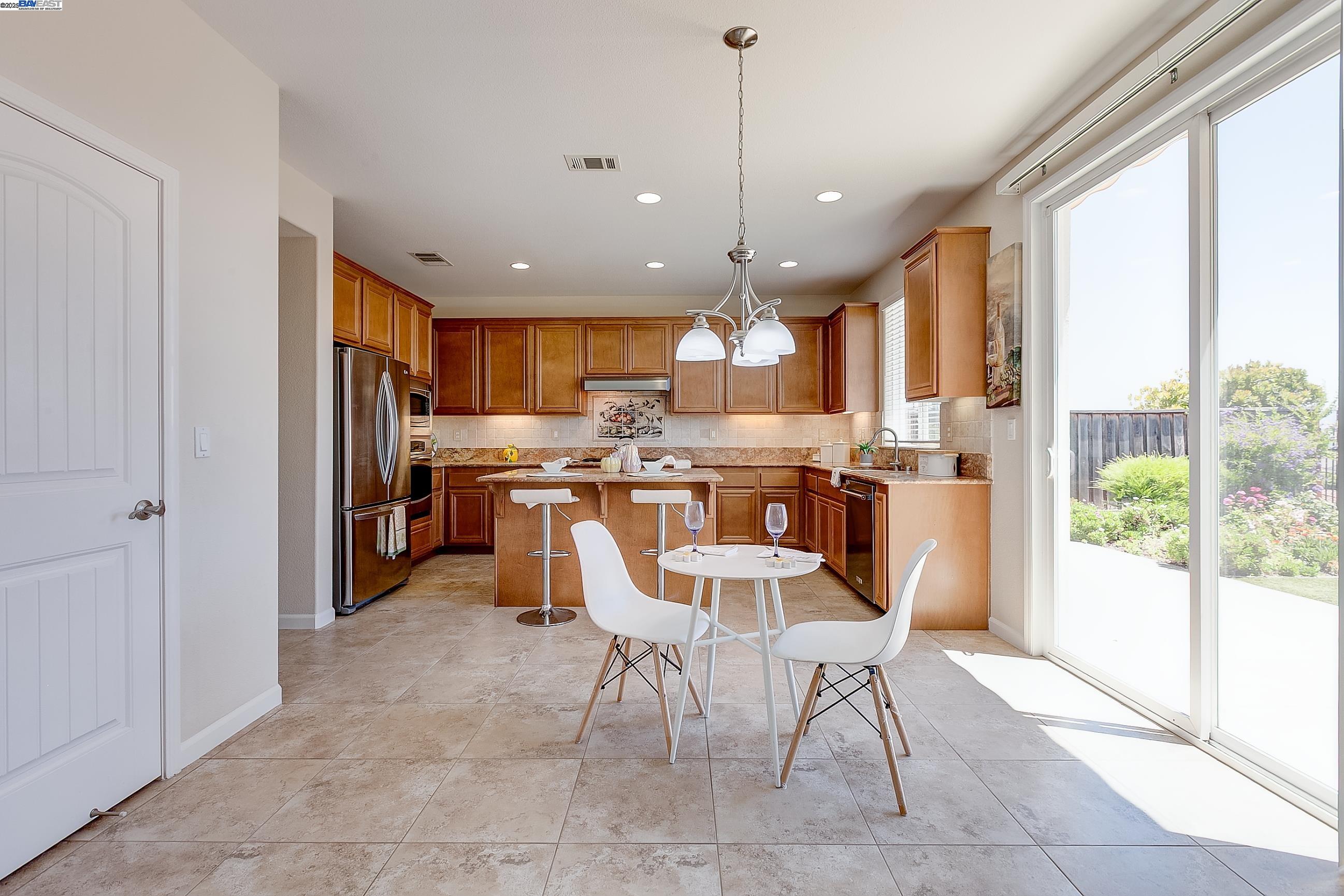 2528 AMANTEA WAY