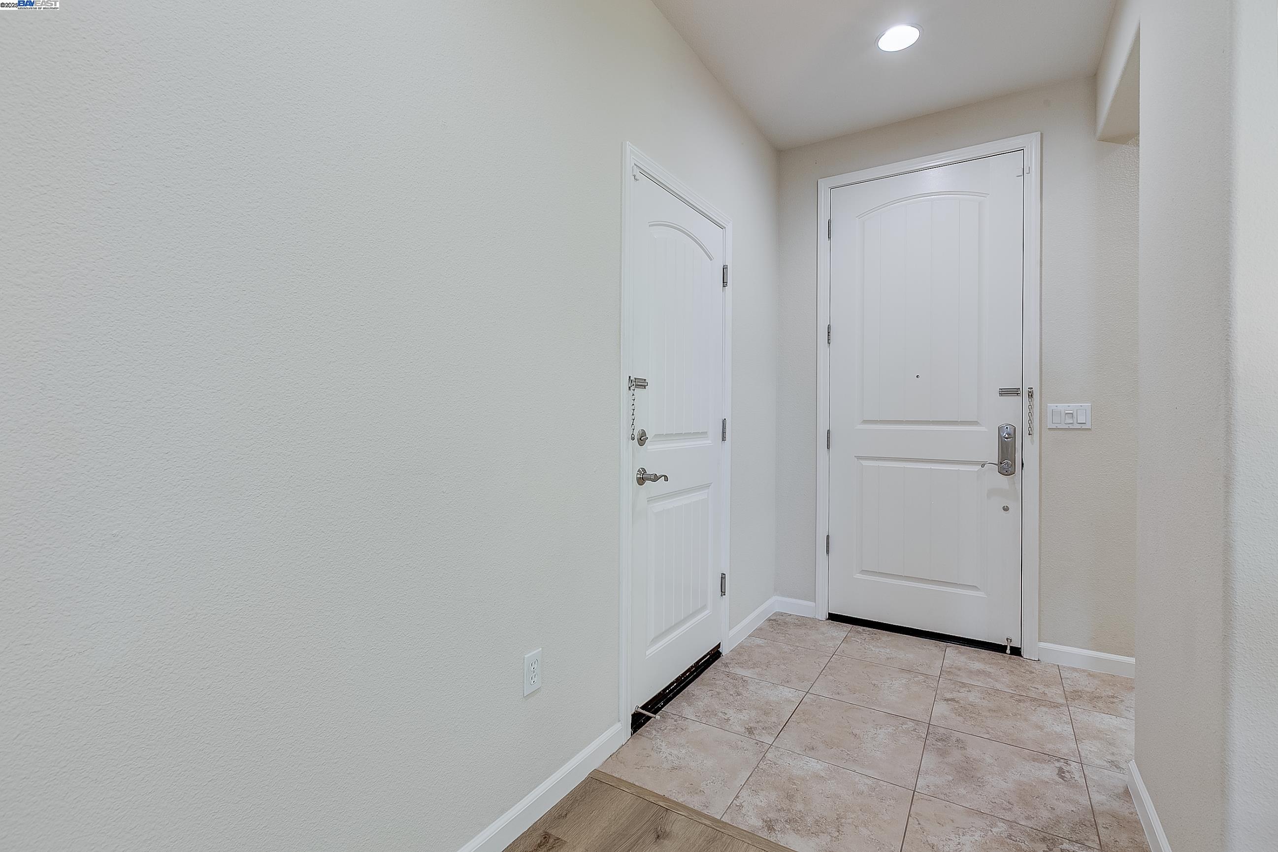 2528 AMANTEA WAY