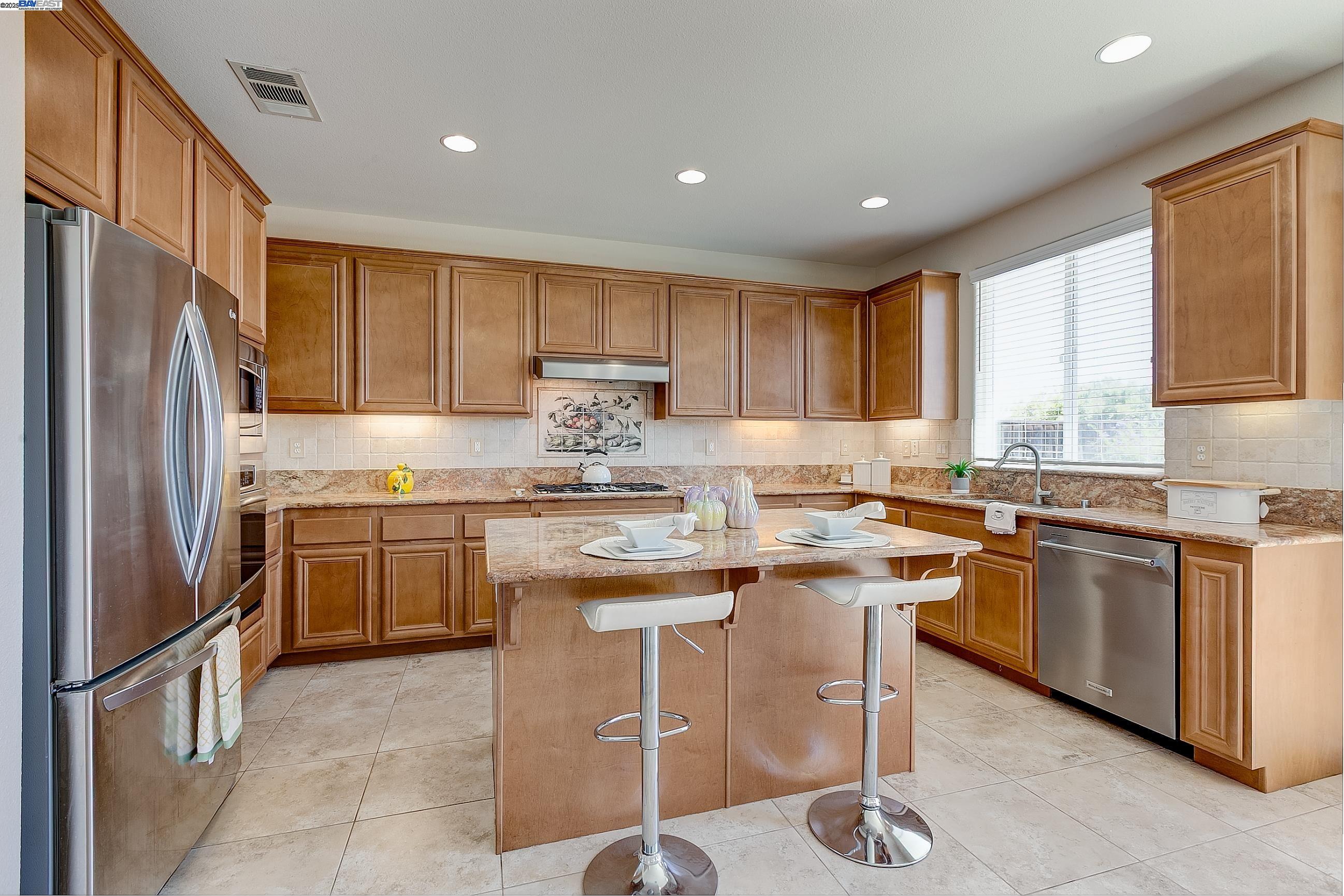 2528 AMANTEA WAY