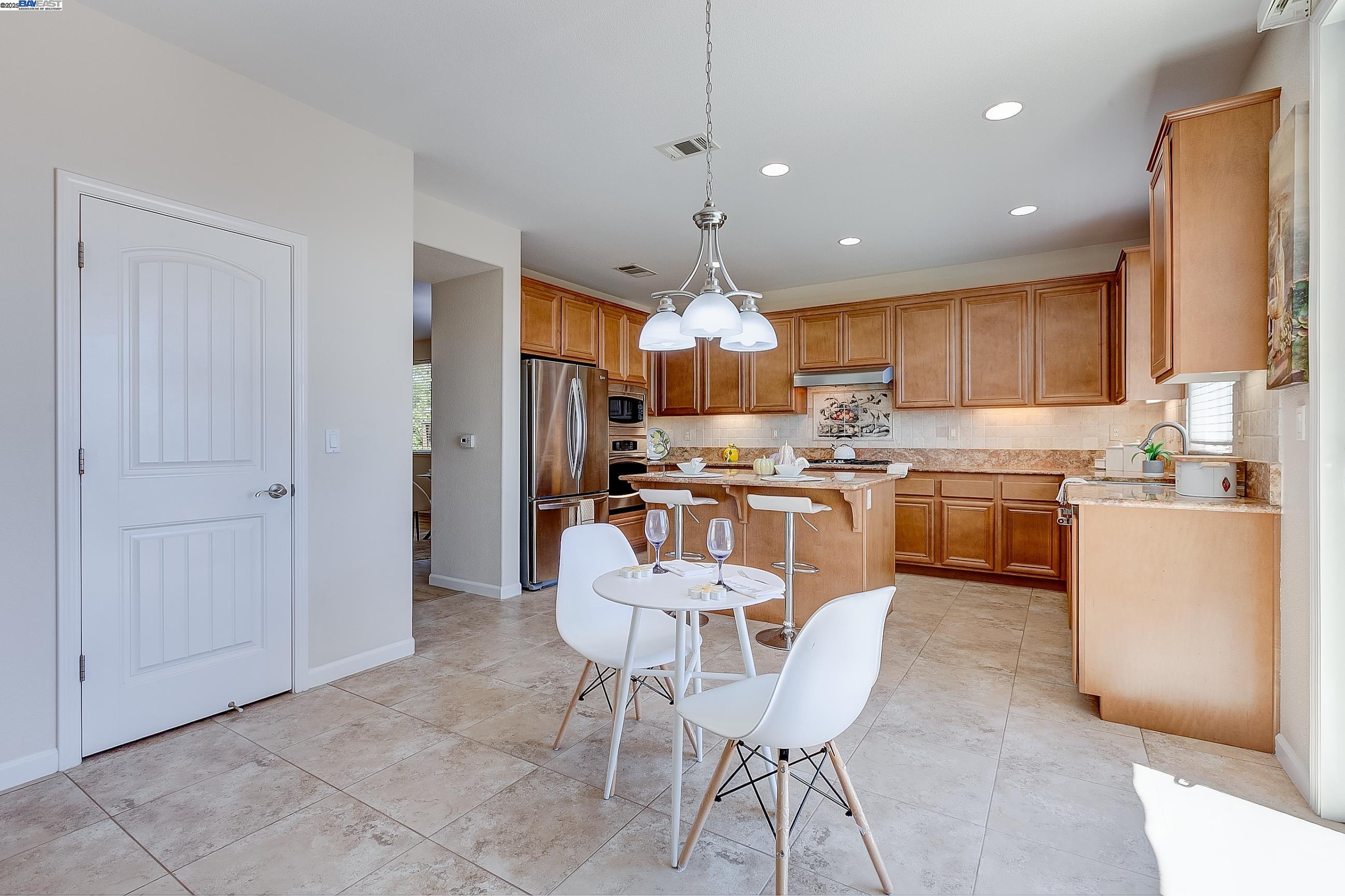 2528 AMANTEA WAY