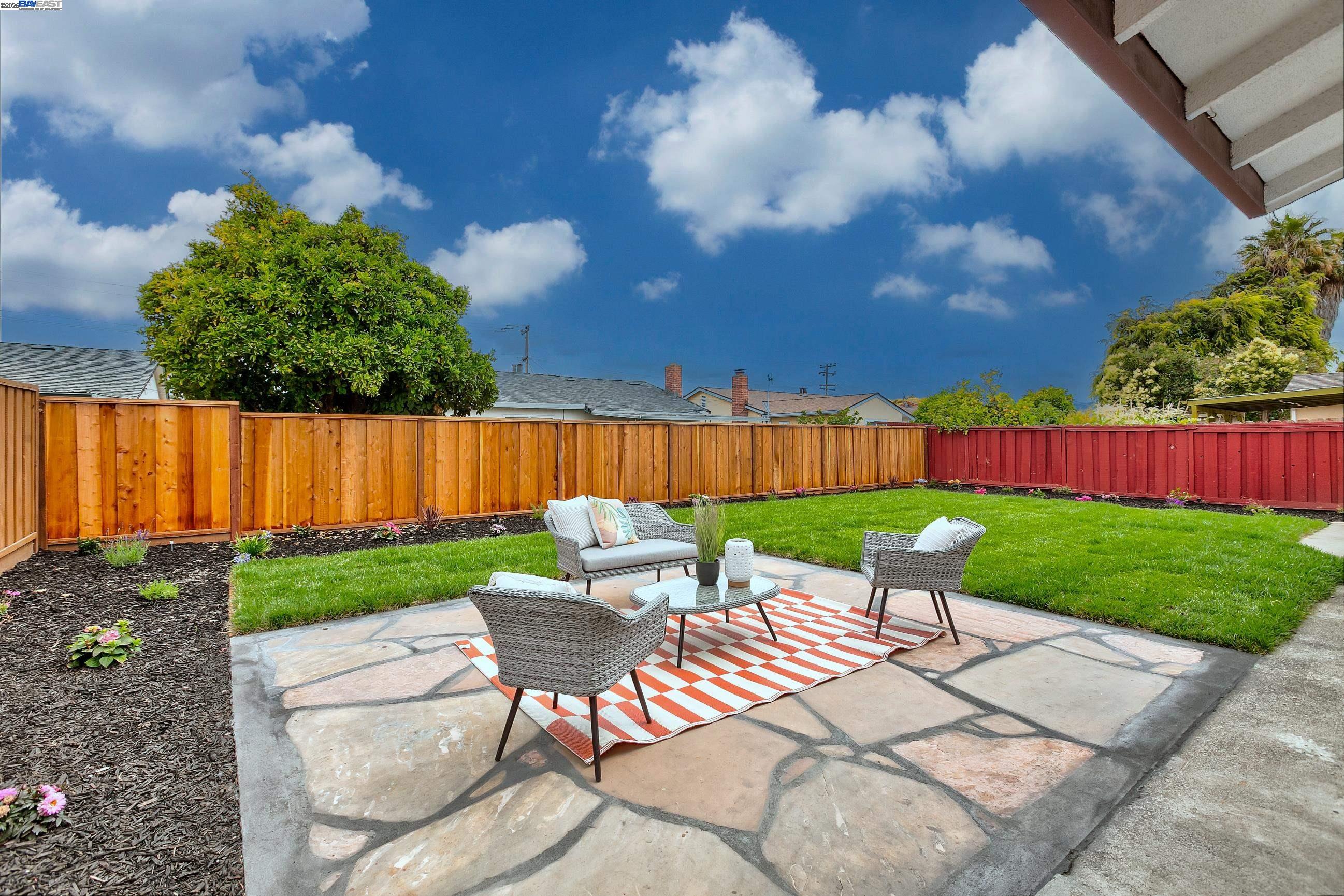 1957 Lilac Ave