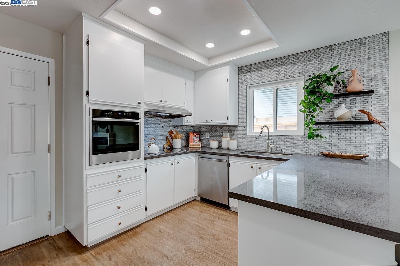 1957 Lilac Ave