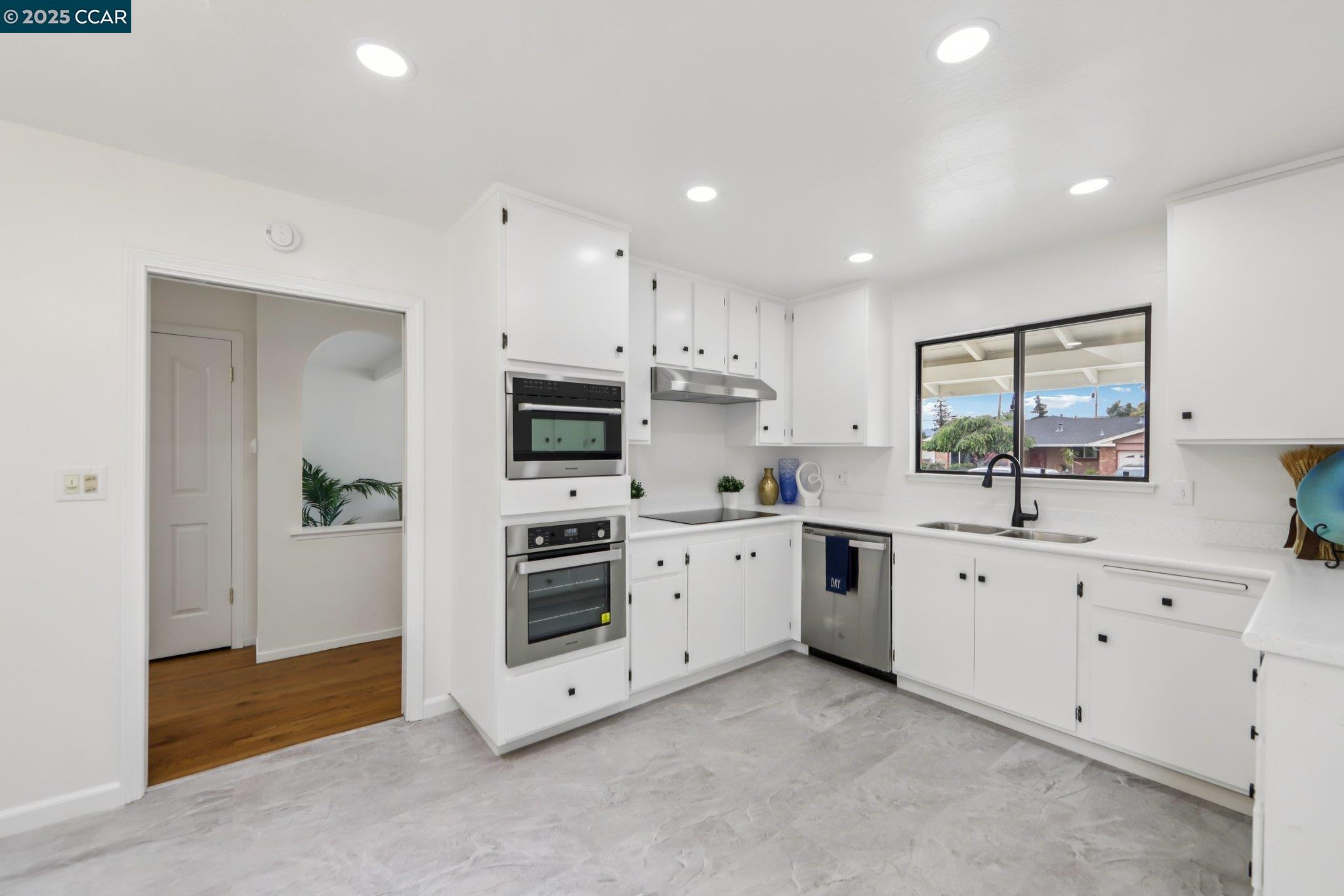 6533 King Way