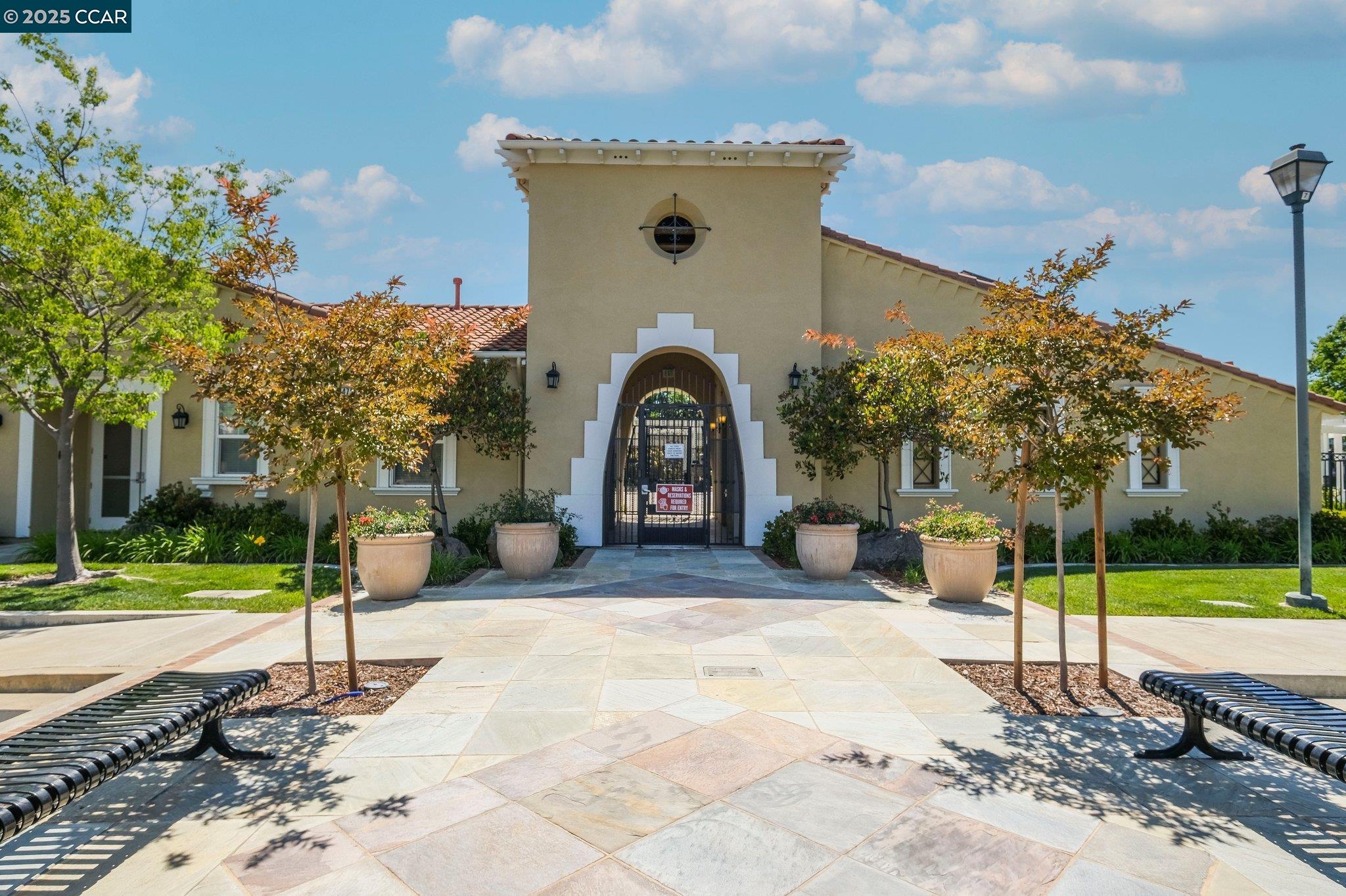 2371 Magnolia Bridge Dr