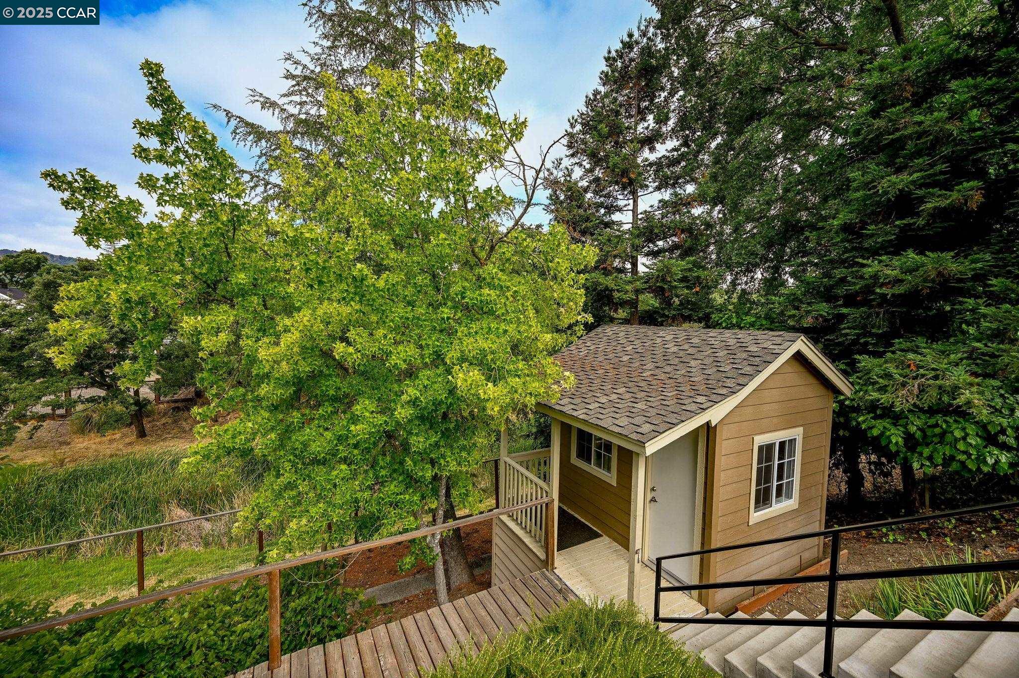 34 Willowview Ct