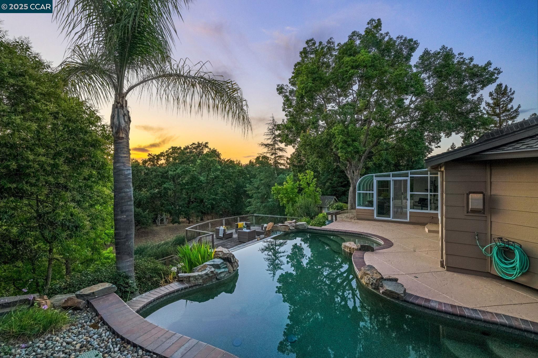 34 Willowview Ct