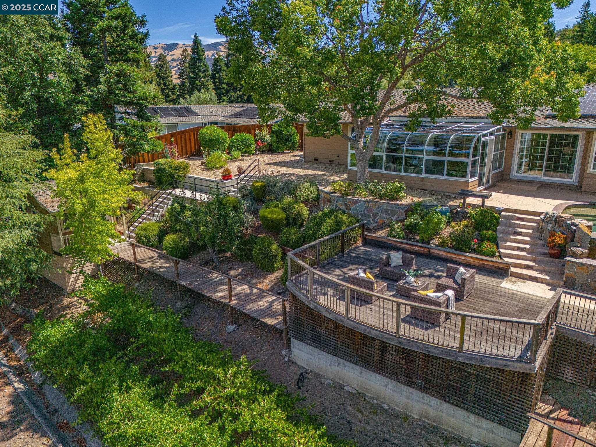 34 Willowview Ct