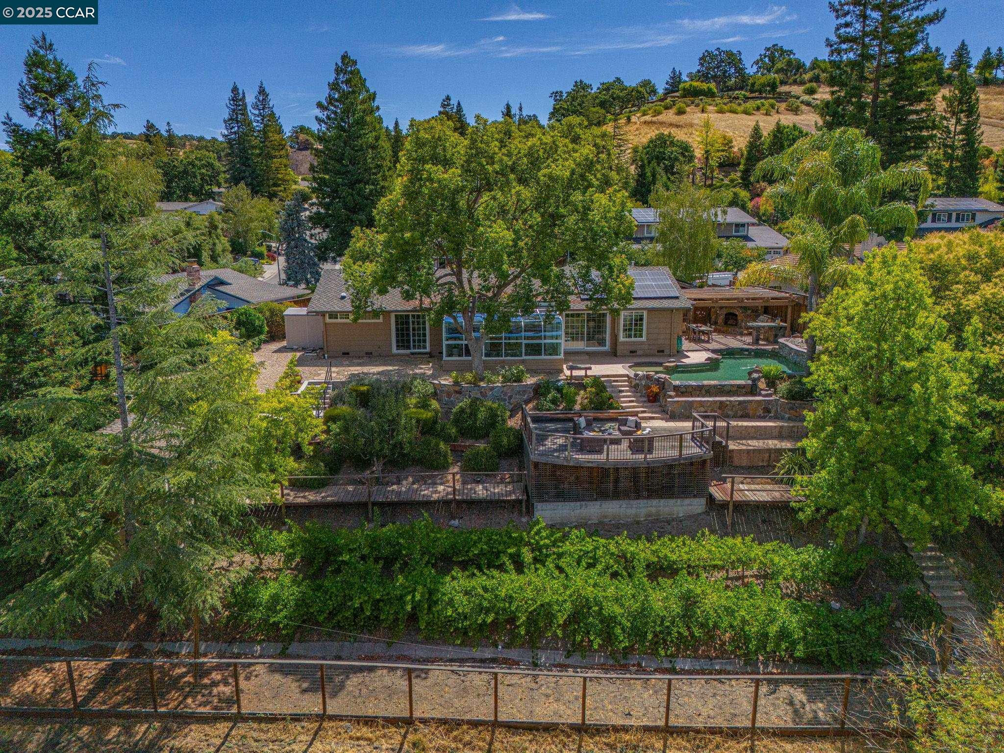 34 Willowview Ct