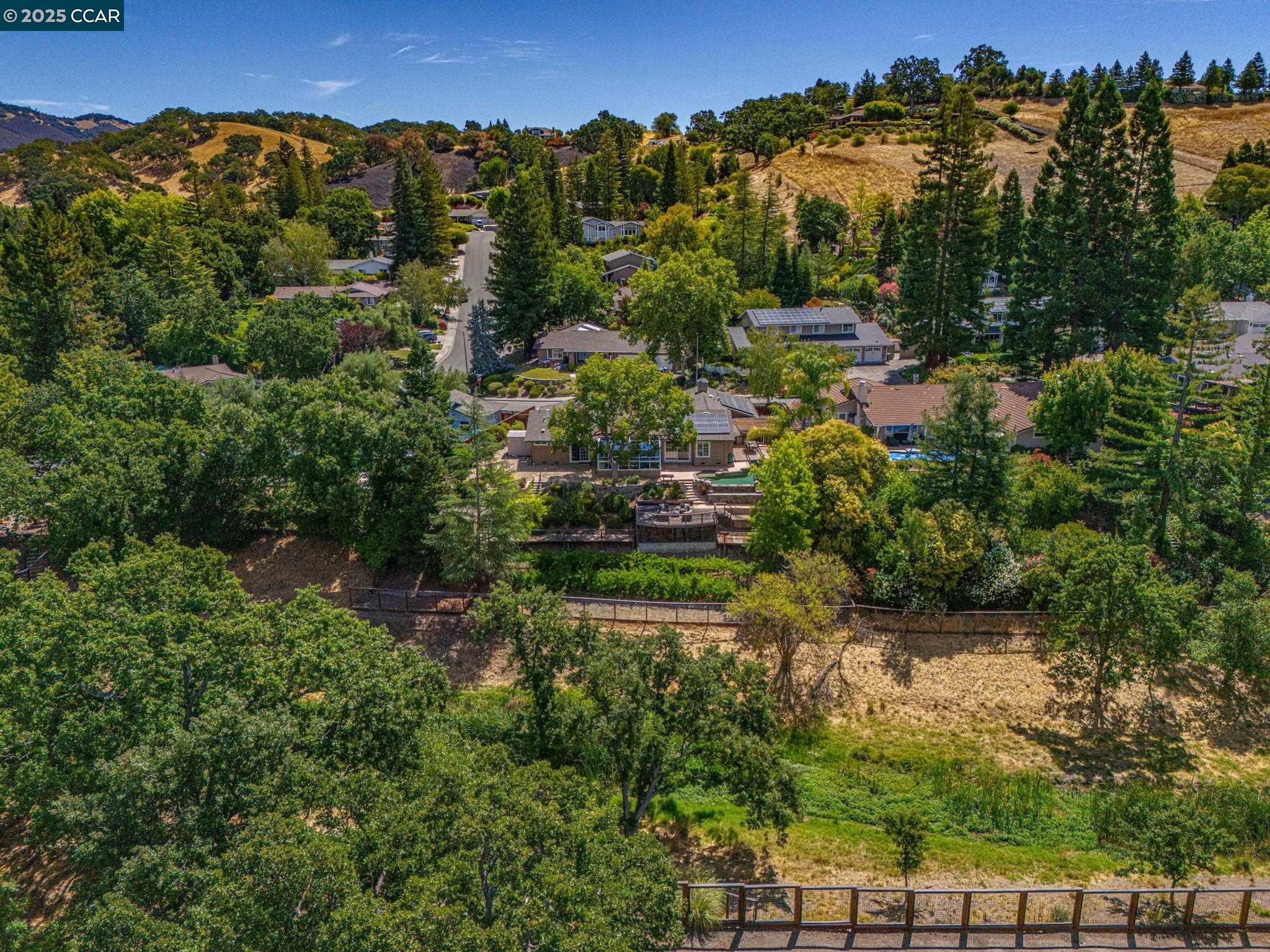 34 Willowview Ct