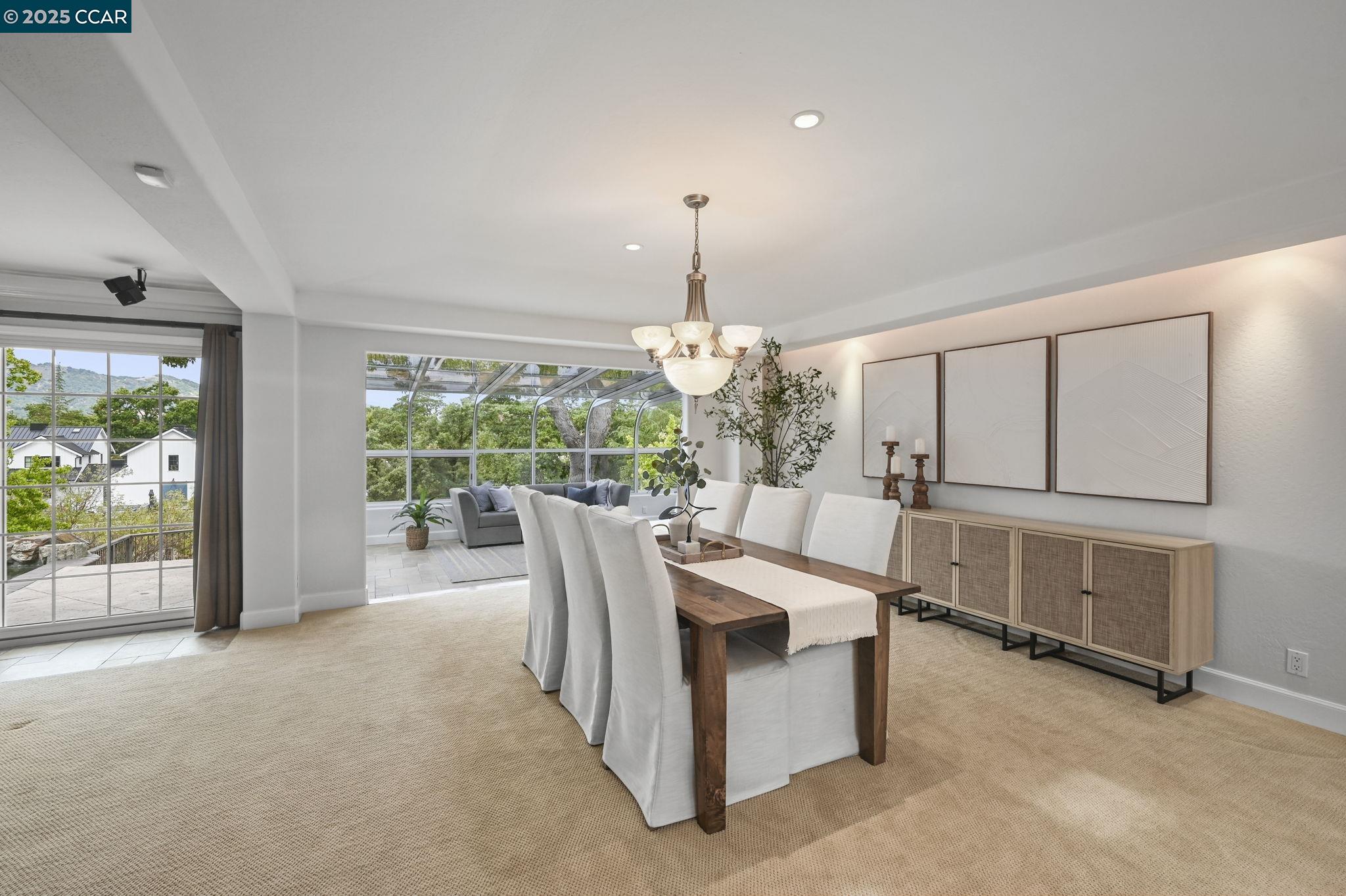 34 Willowview Ct