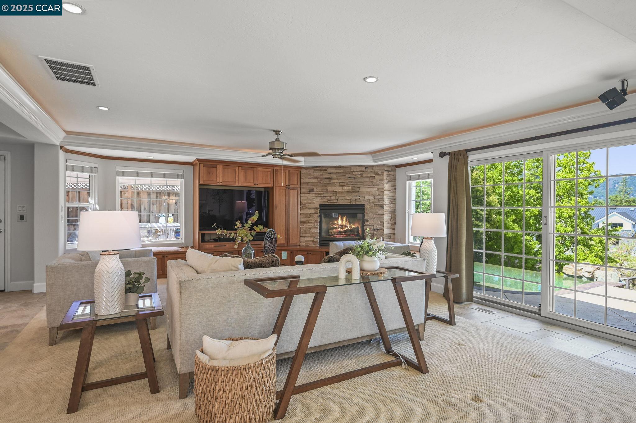 34 Willowview Ct